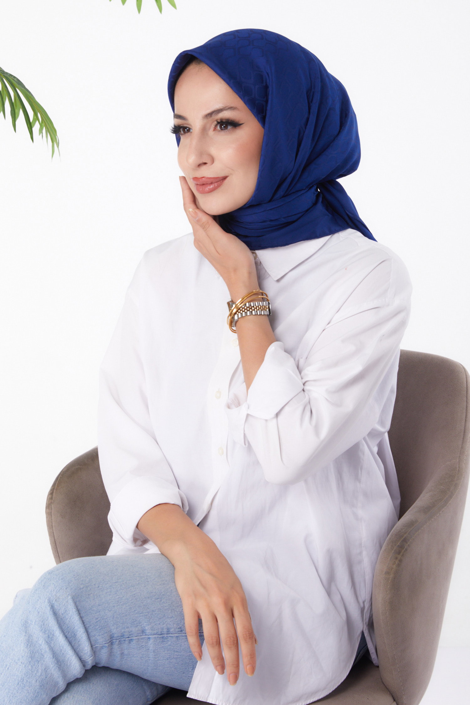 Düz Orta Kadın Lacivert Janjanlı Eşarp - 26150 - 1