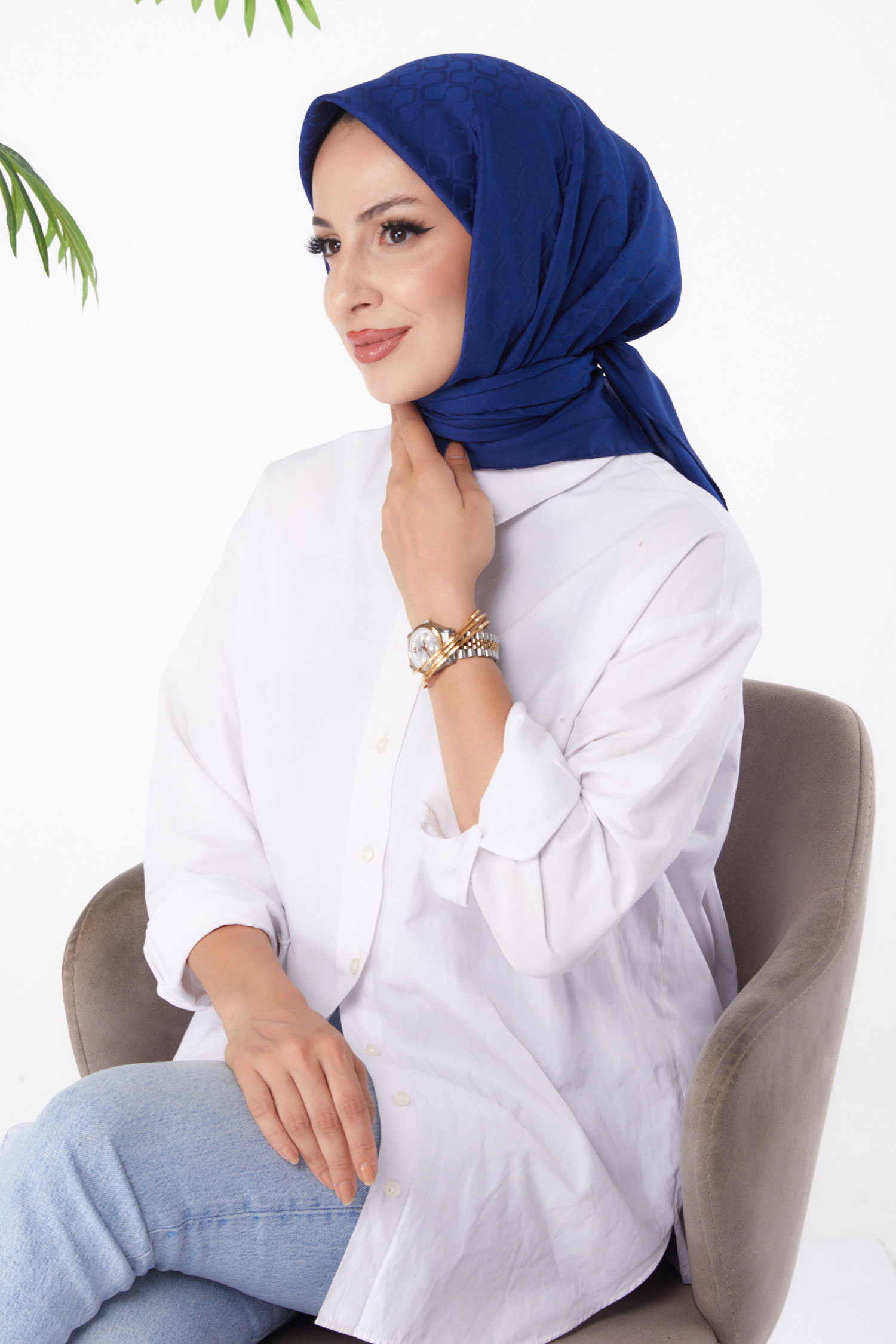 Düz Orta Kadın Lacivert Janjanlı Eşarp - 26150 - 2