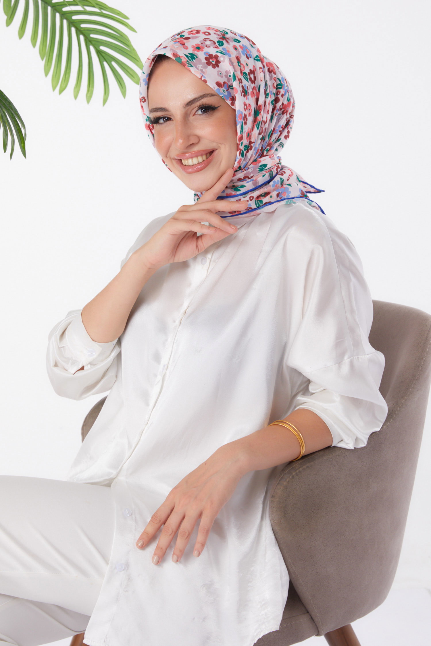 Düz Orta Kadın Mavi Desenli Eşarp - 25975 - 1