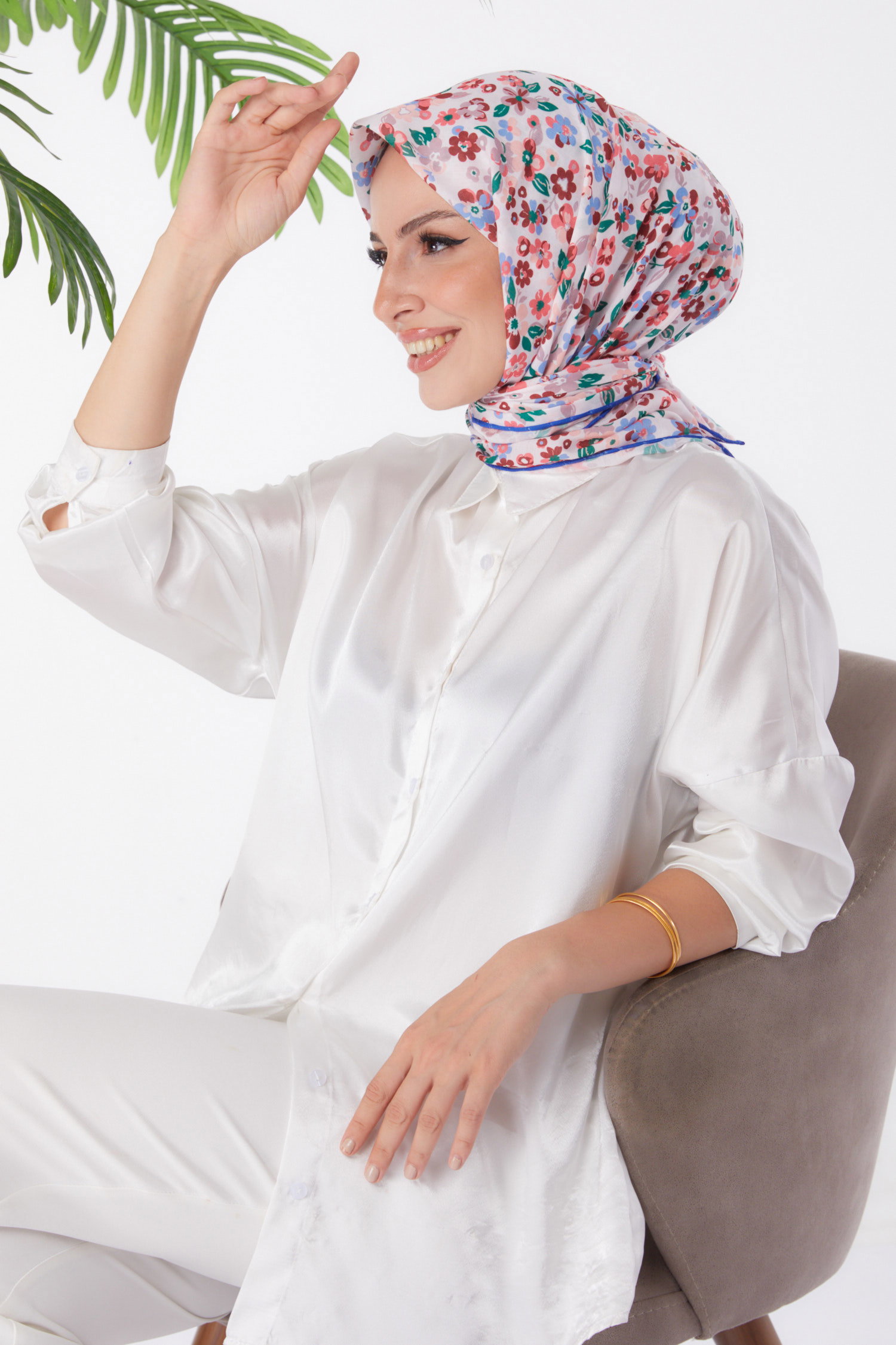Düz Orta Kadın Mavi Desenli Eşarp - 25975 - 2