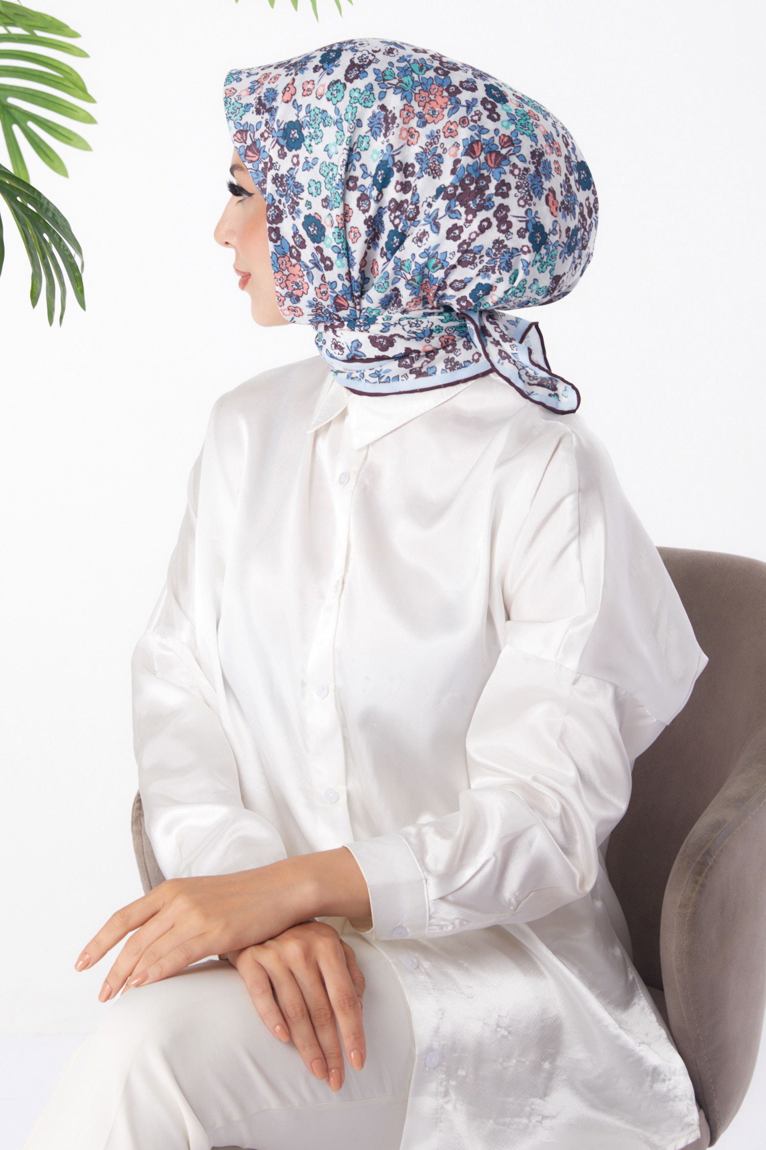 Düz Orta Kadın Mavi Desenli Eşarp - 25977 - 3