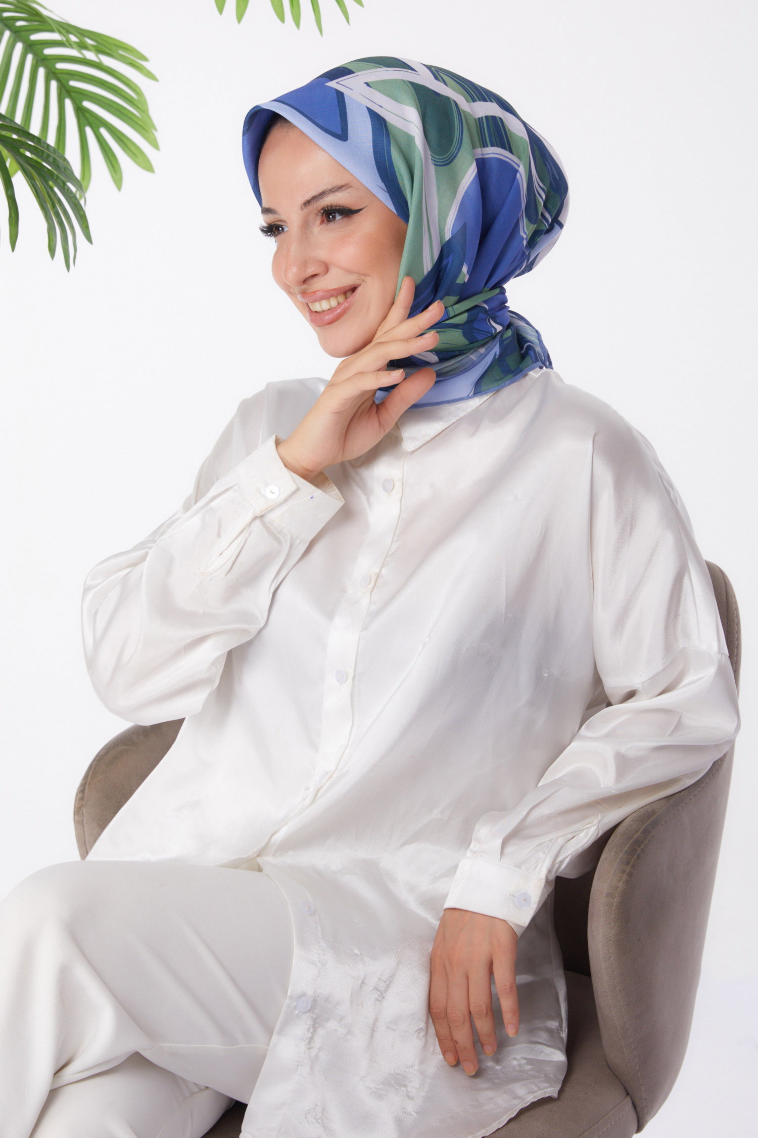 Düz Orta Kadın Mavi Desenli Eşarp - 26019 - 1