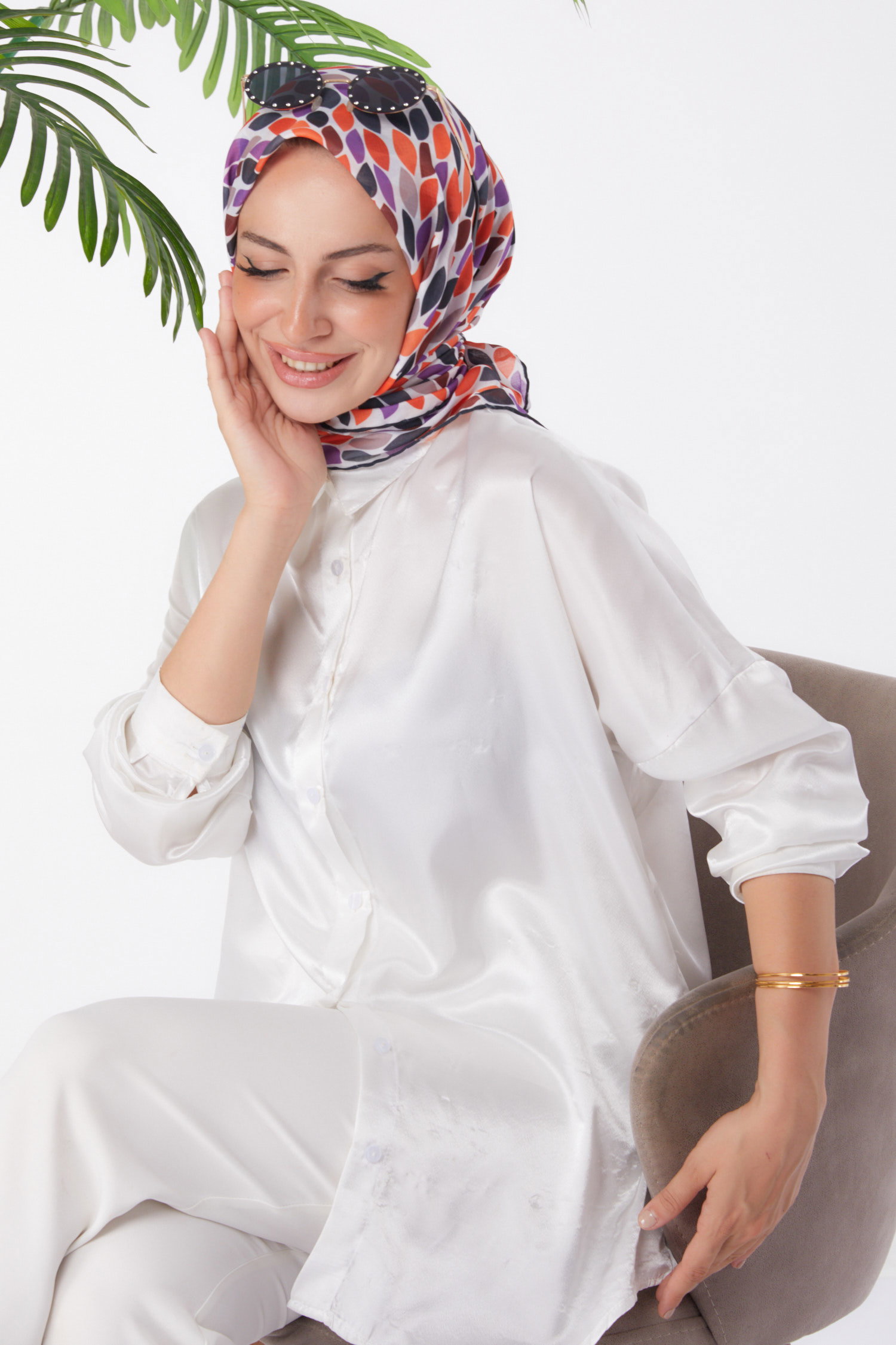 Düz Orta Kadın Siyah Desenli Eşarp - 25971 - 2