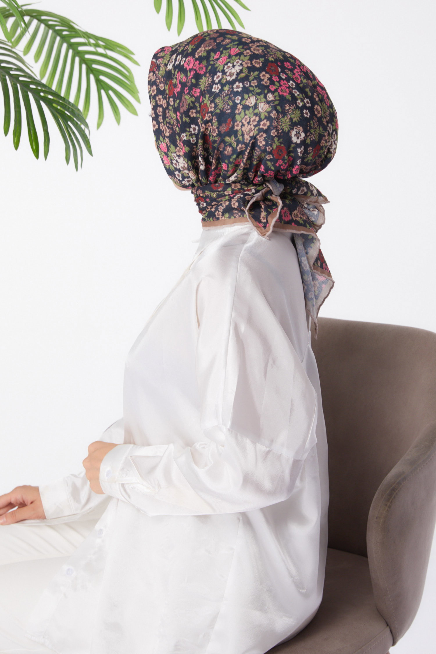 Düz Orta Kadın Siyah Desenli Eşarp - 25977 - 4