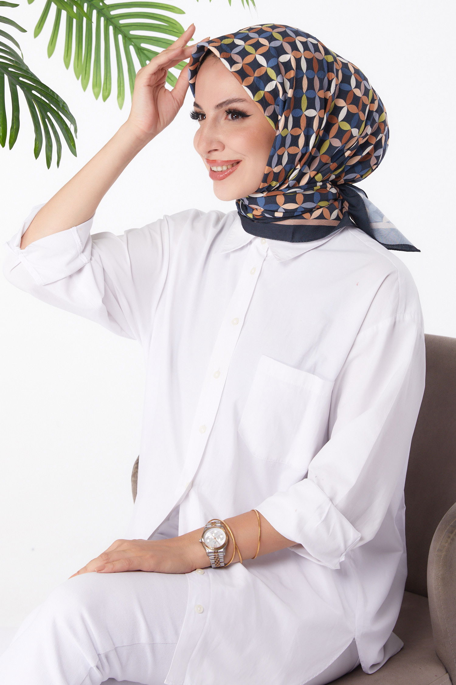 Düz Orta Kadın Siyah Desenli Eşarp - 26155 - 1