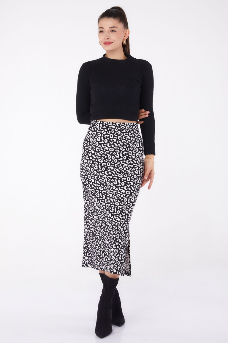 Desenli Yırtmaçlı Etek Siyah - 26321 - TOFİSA