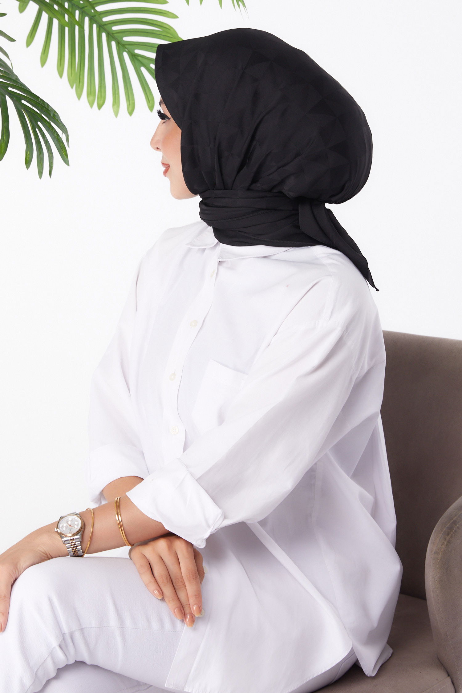 Düz Orta Kadın Siyah Janjanlı Eşarp - 26156 - 3