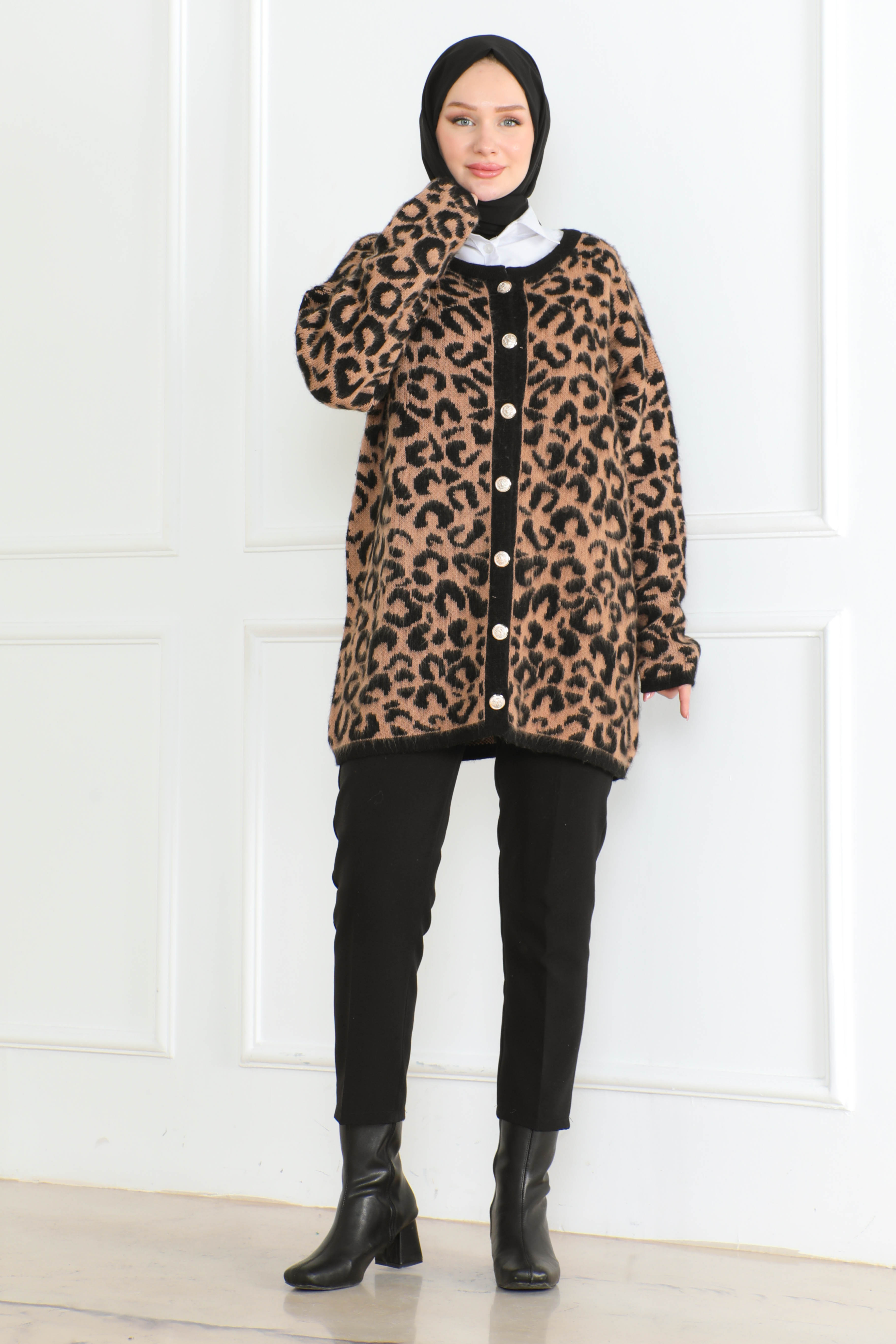 Kadın Leopar Desenli Düğmeli Yünlü Triko Hırka Siyah - 26609 - 2