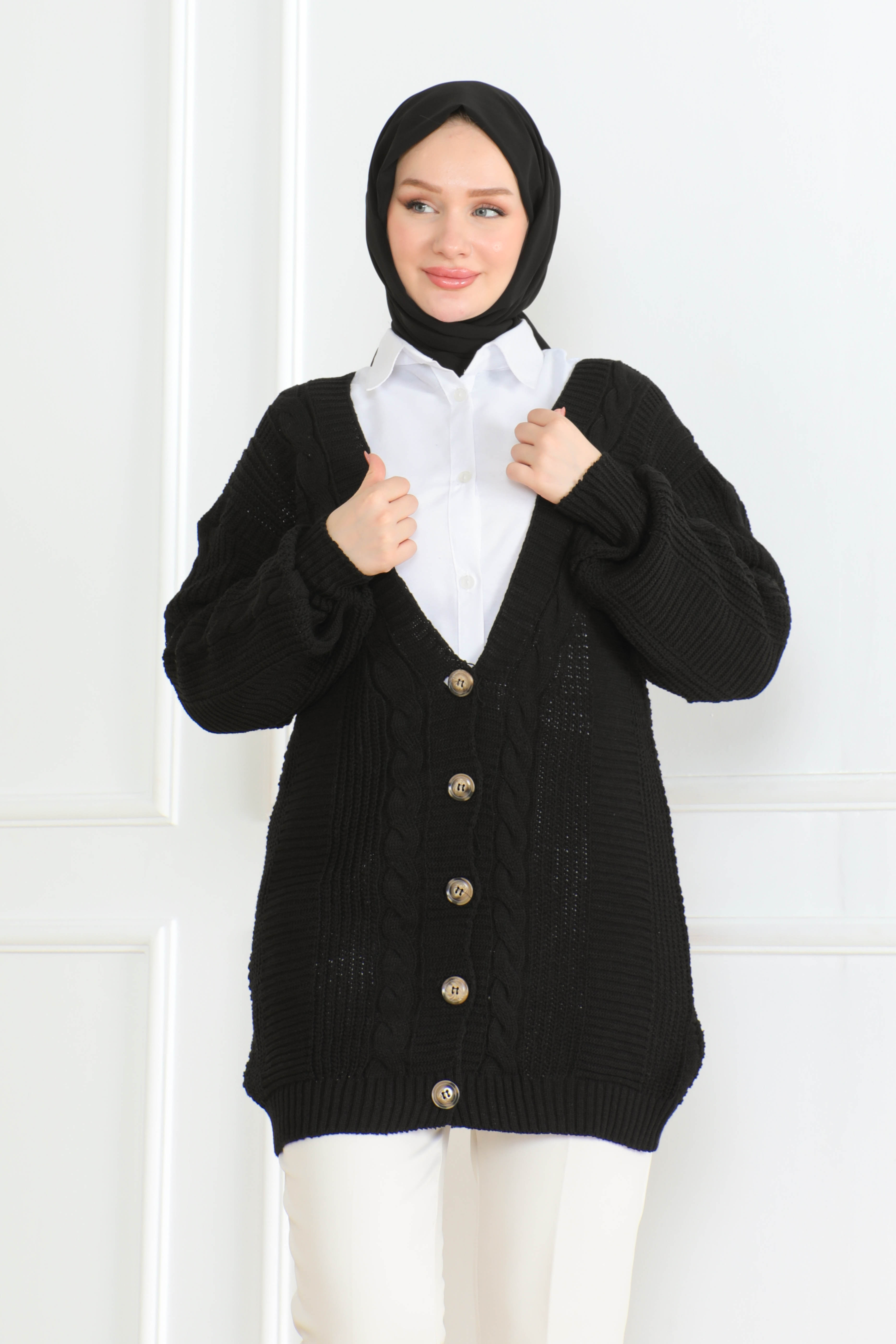 Düz Orta Kadın Siyah Triko Hırka - 26614 - 1