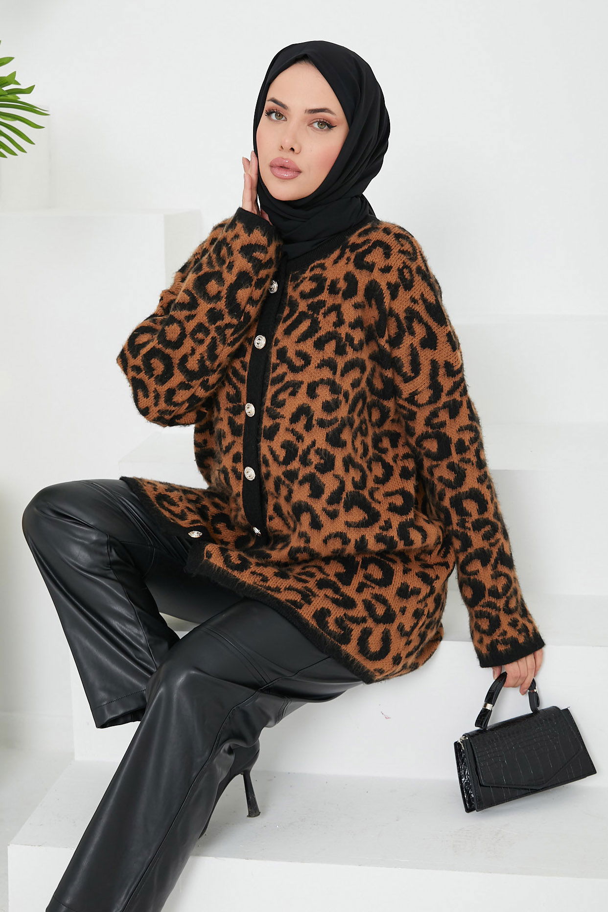 Düz Orta Kadın Taba Leopar Triko Hırka - 26609 - 1