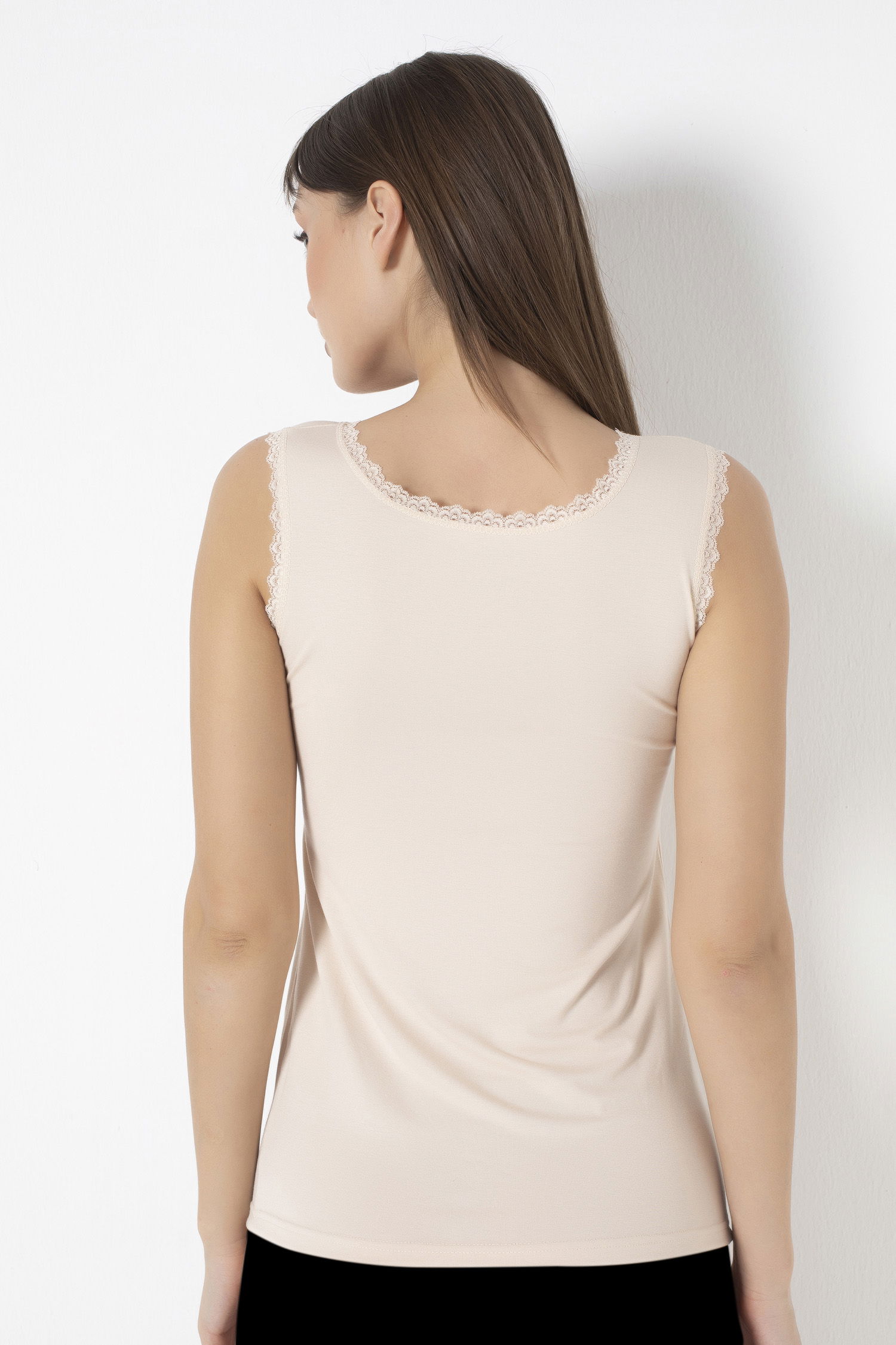 Düz Orta Kadın Ten Atlet Geniş Askılı Dantelli - 26346 - 3