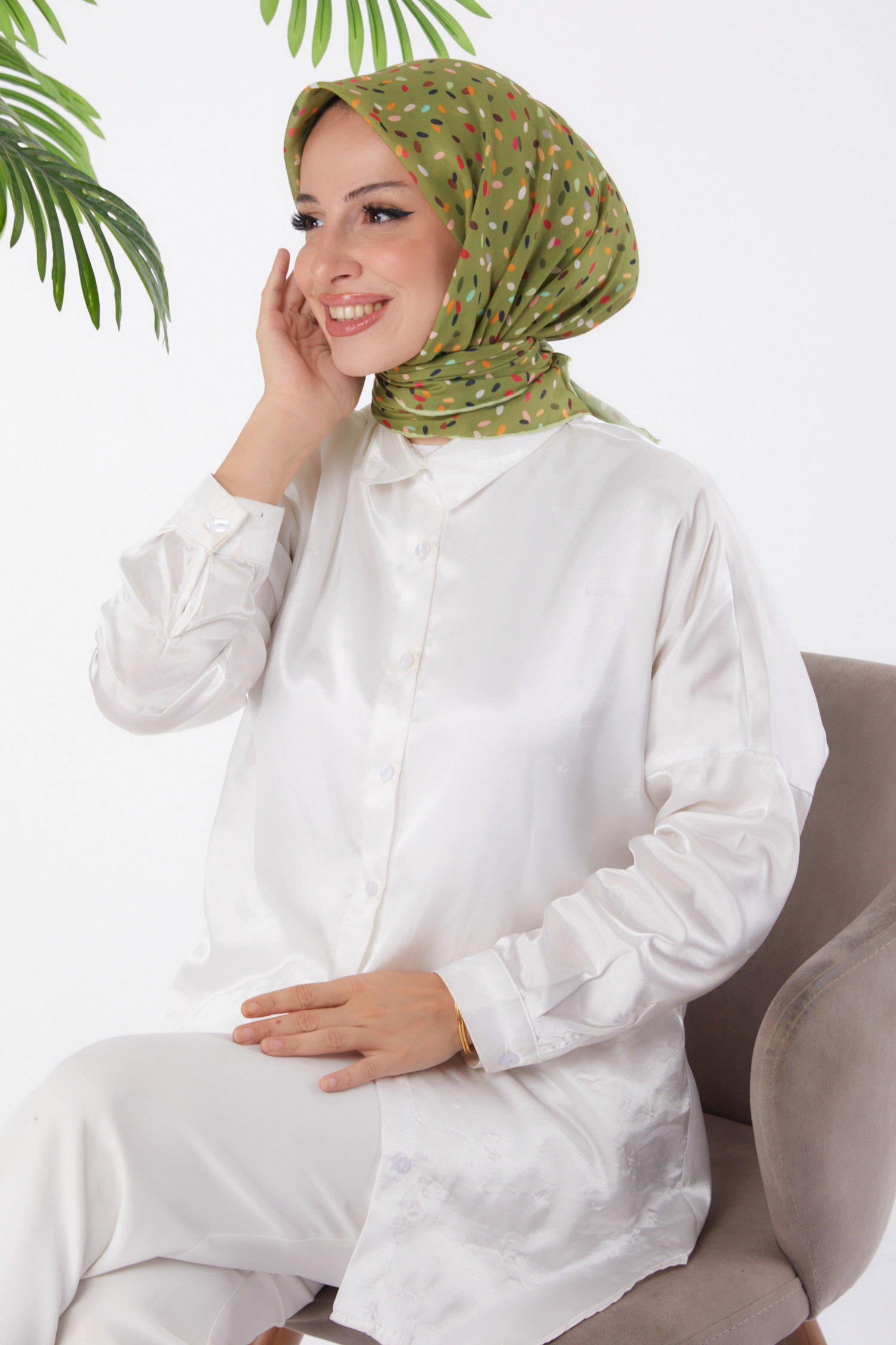 Düz Orta Kadın Yeşil Desenli Eşarp - 25972 - 2