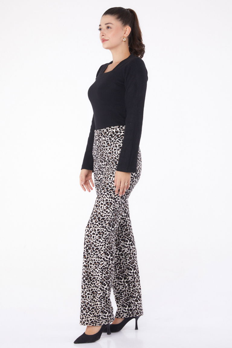 Düz V Yaka Kadın Kahve Leopar Desenli Pantolon - 26211 - TOFİSA