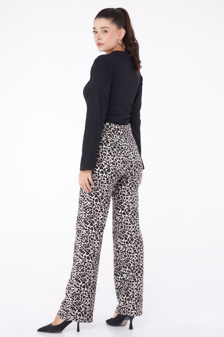 Düz V Yaka Kadın Kahve Leopar Desenli Pantolon - 26211 - TOFİSA