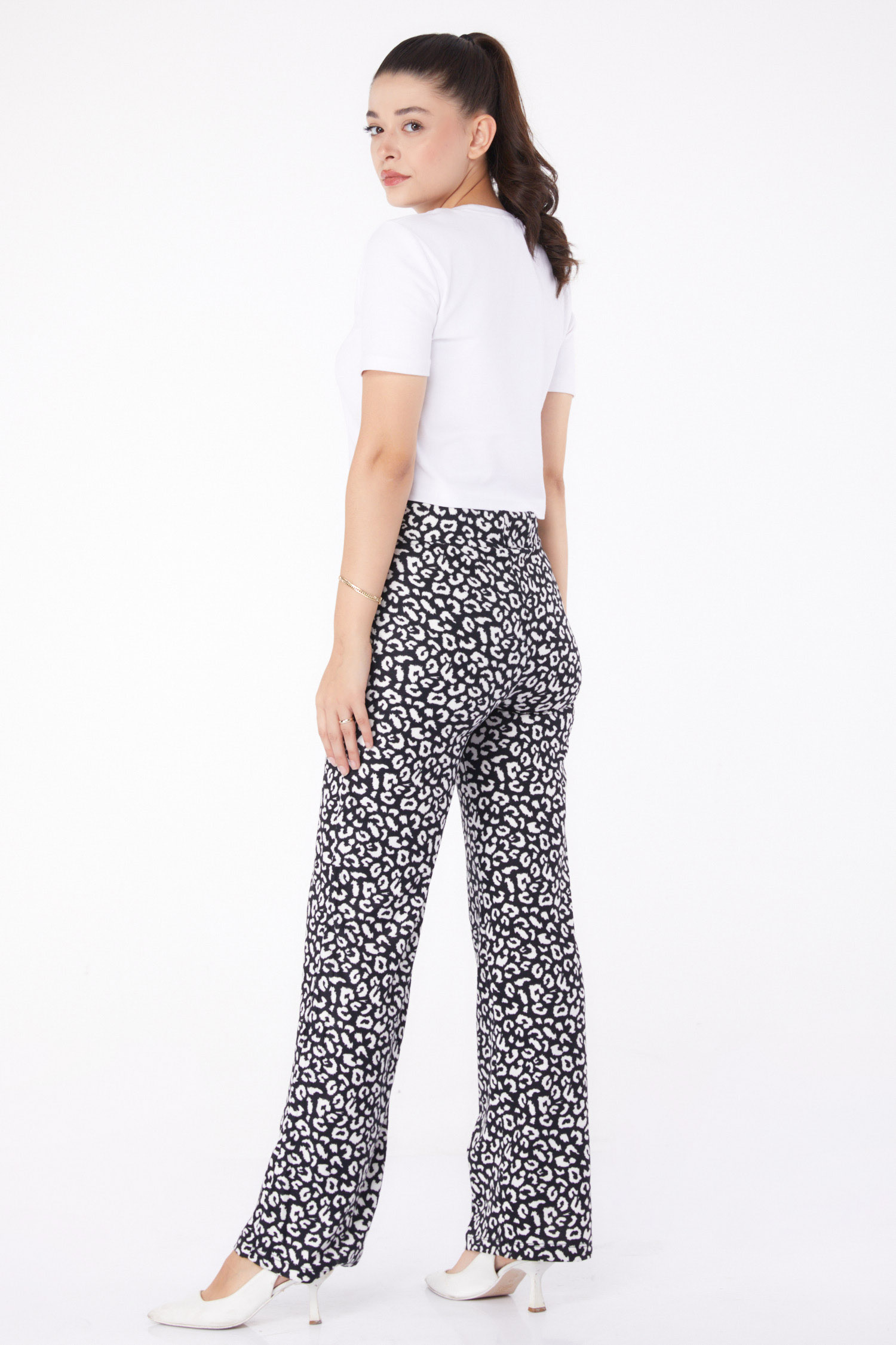 Düz V Yaka Kadın Siyah Leopar Desenli Pantolon - 26211 - 5