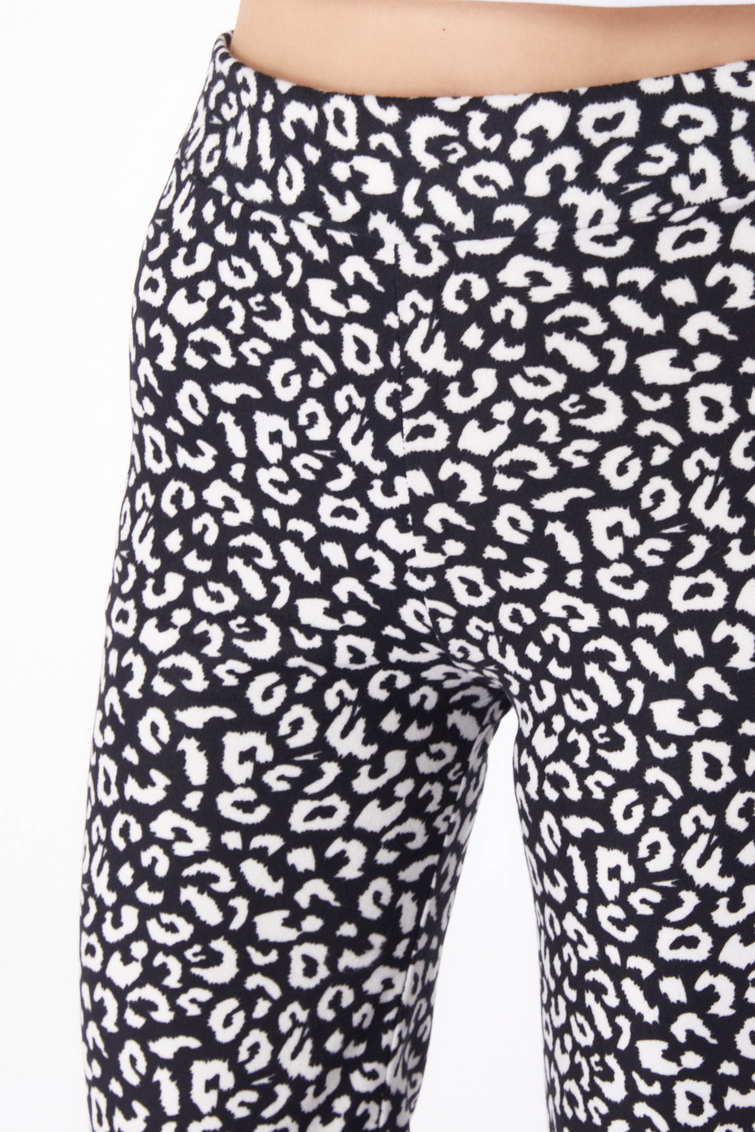 Düz V Yaka Kadın Siyah Leopar Desenli Pantolon - 26211 - 6