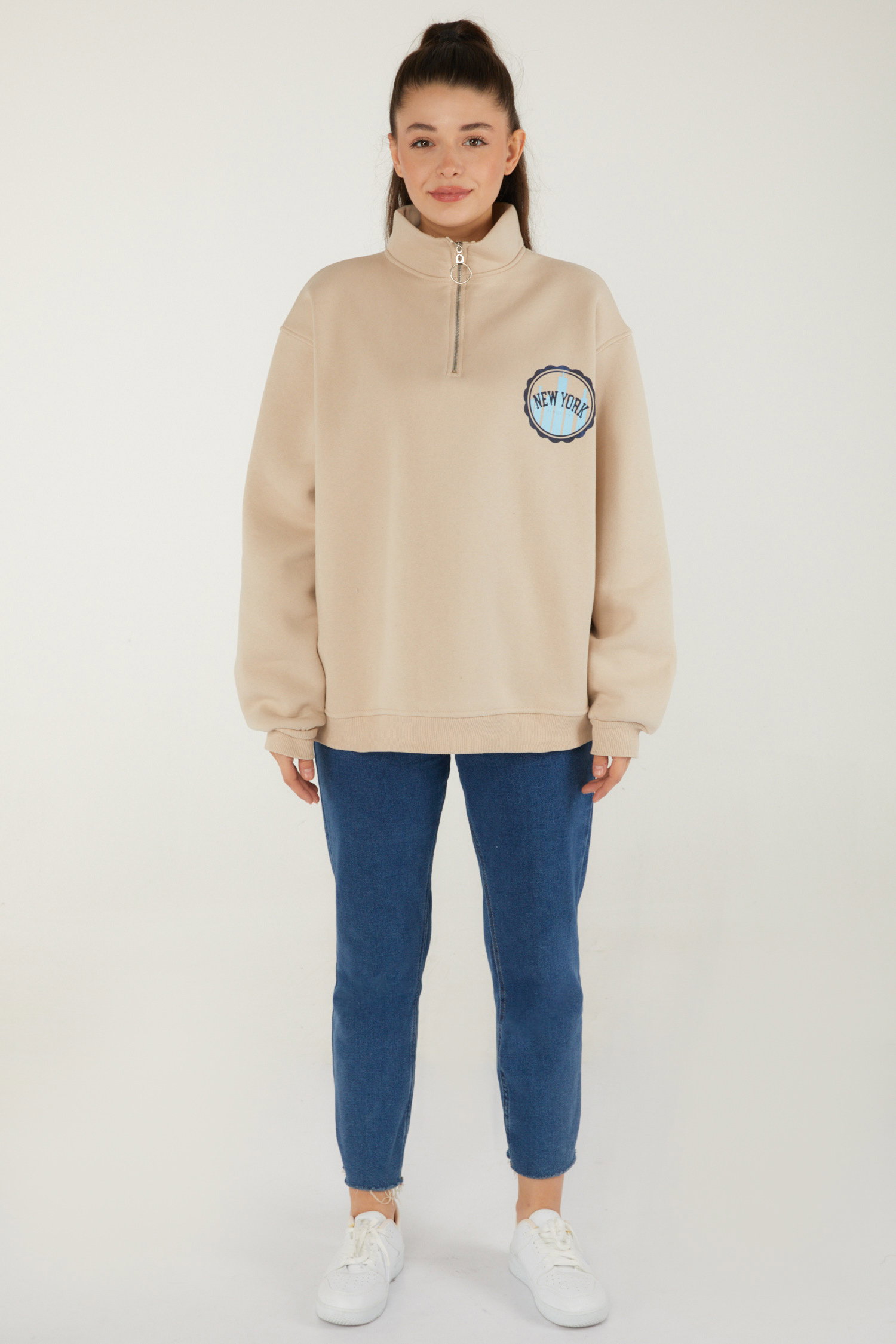 Düz Yarım Balıkçı Yaka Kadın Bej Baskılı Sweatshirt - 26518 - 2