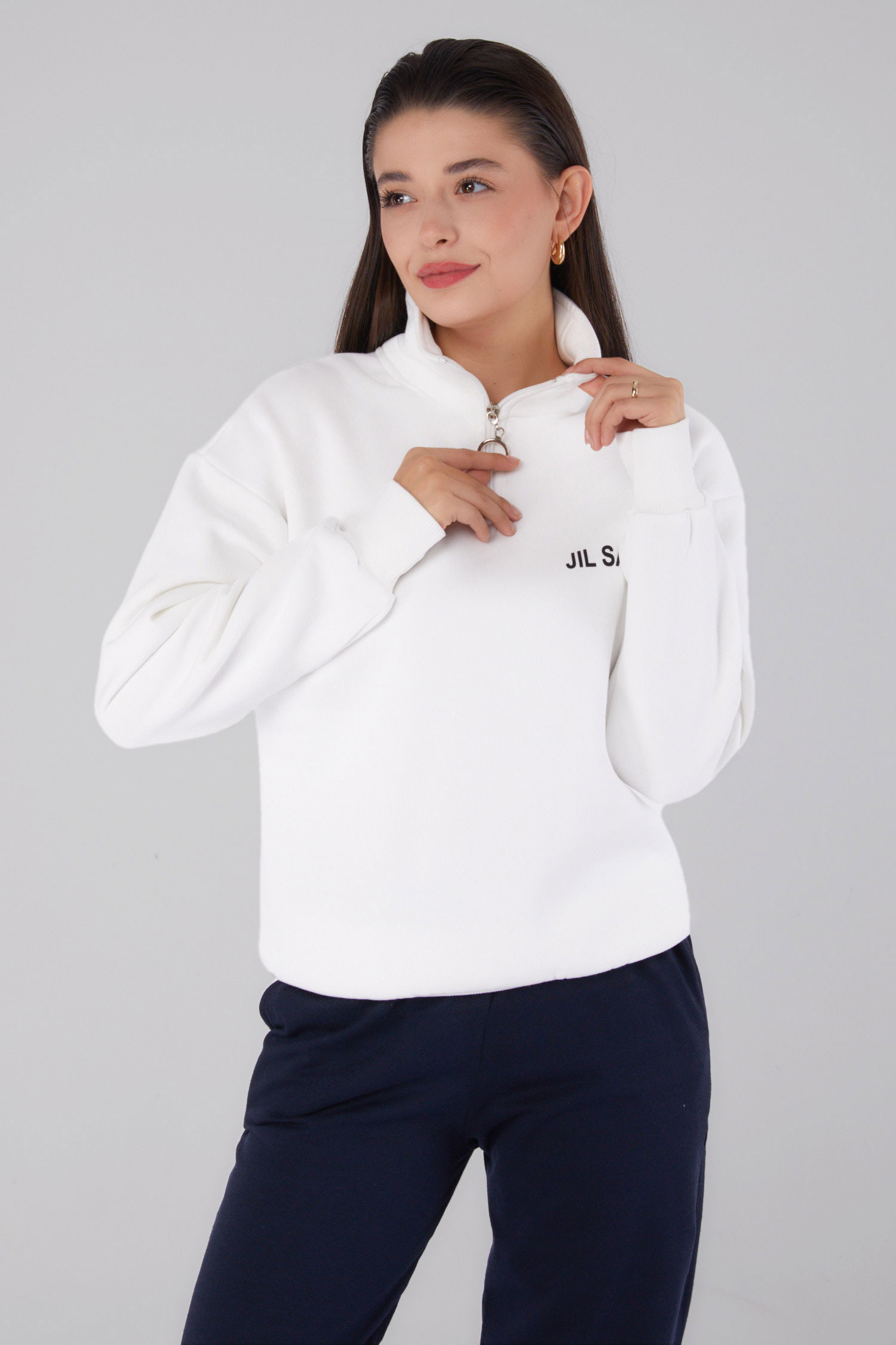 Düz Yarım Balıkçı Yaka Kadın Beyaz Fermuarlı Sweatshirt - 26368 - 2