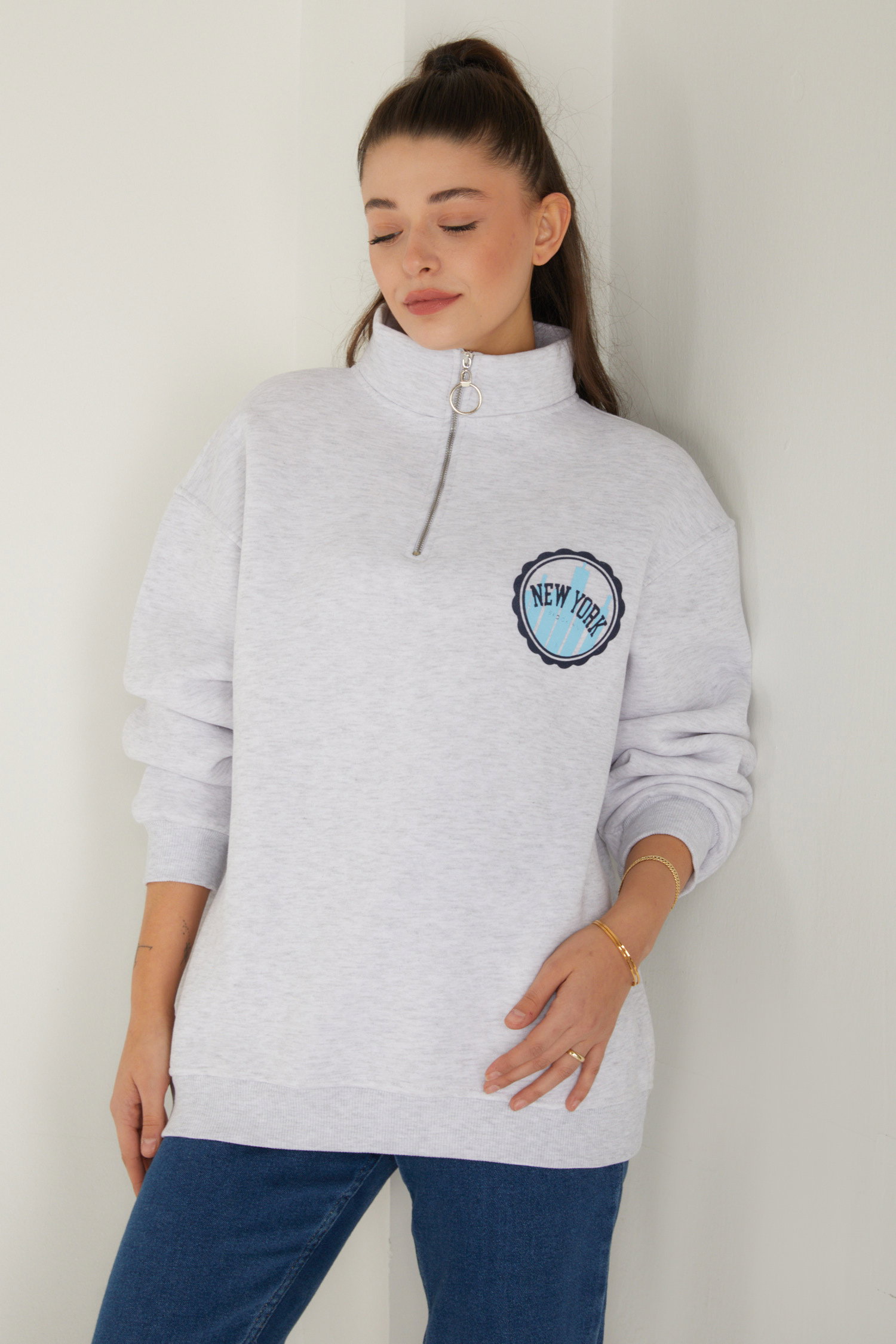 Düz Yarım Balıkçı Yaka Kadın Gri Baskılı Sweatshirt - 26518 - 1