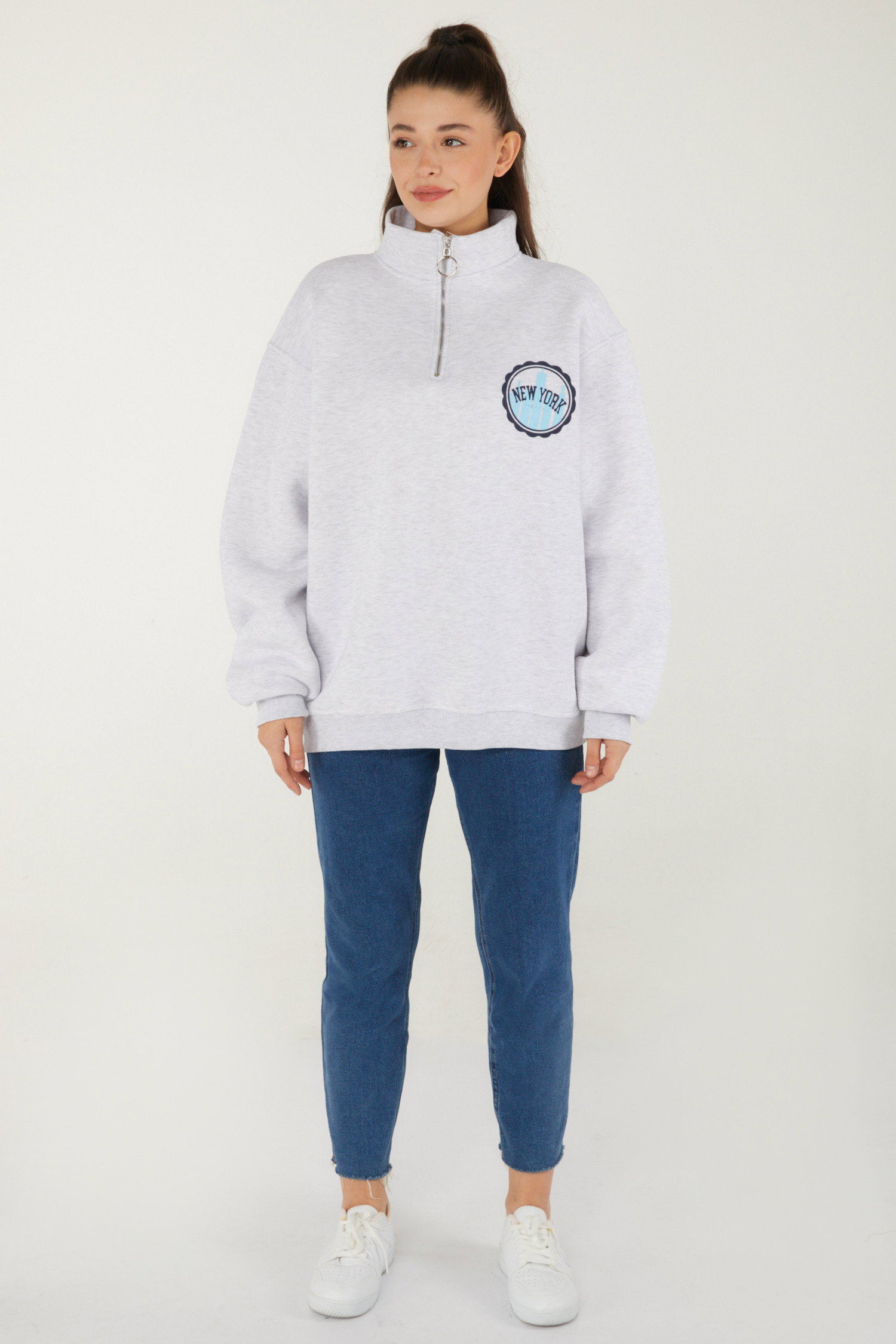 Düz Yarım Balıkçı Yaka Kadın Gri Baskılı Sweatshirt - 26518 - 2