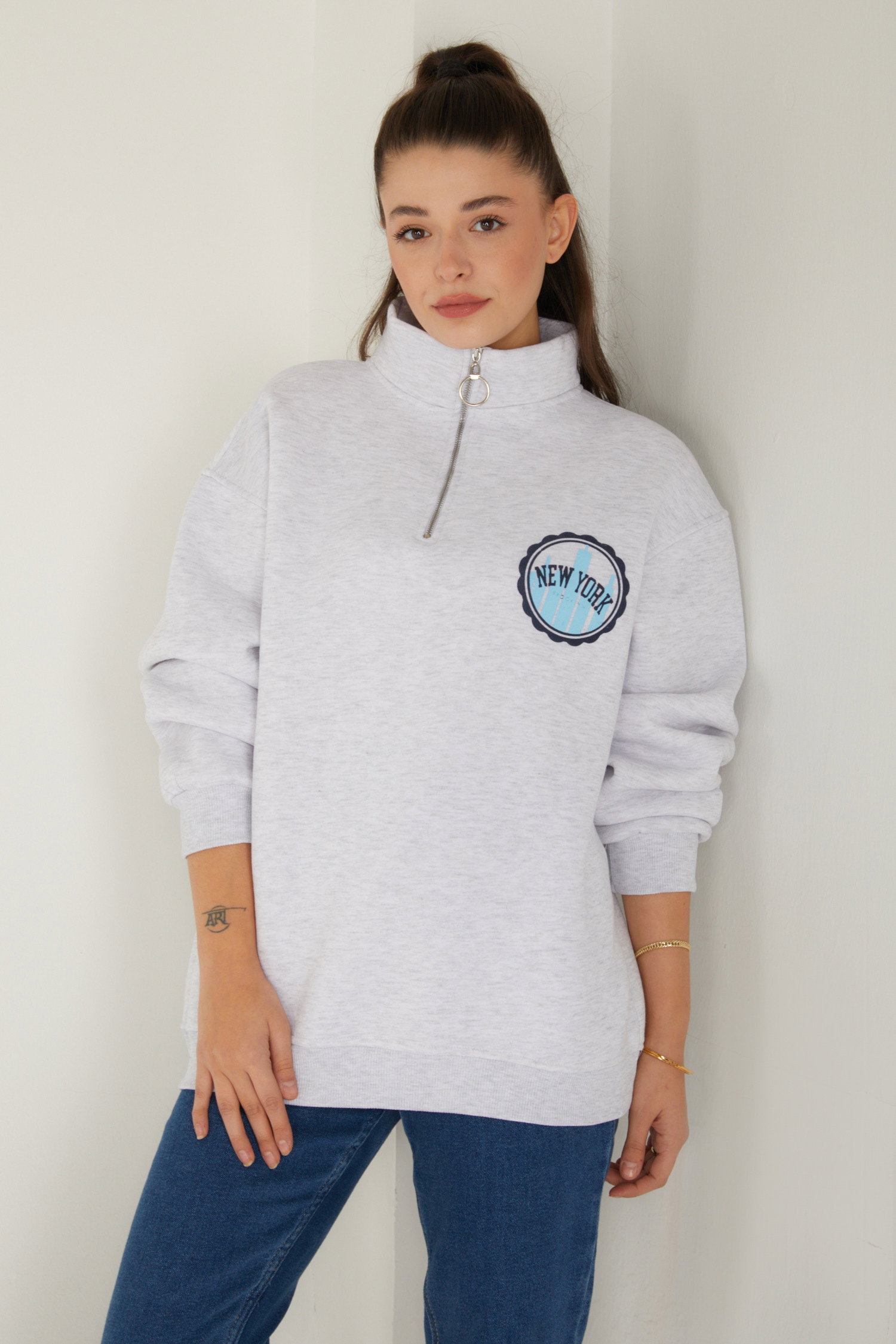 Düz Yarım Balıkçı Yaka Kadın Gri Baskılı Sweatshirt - 26518 - 4