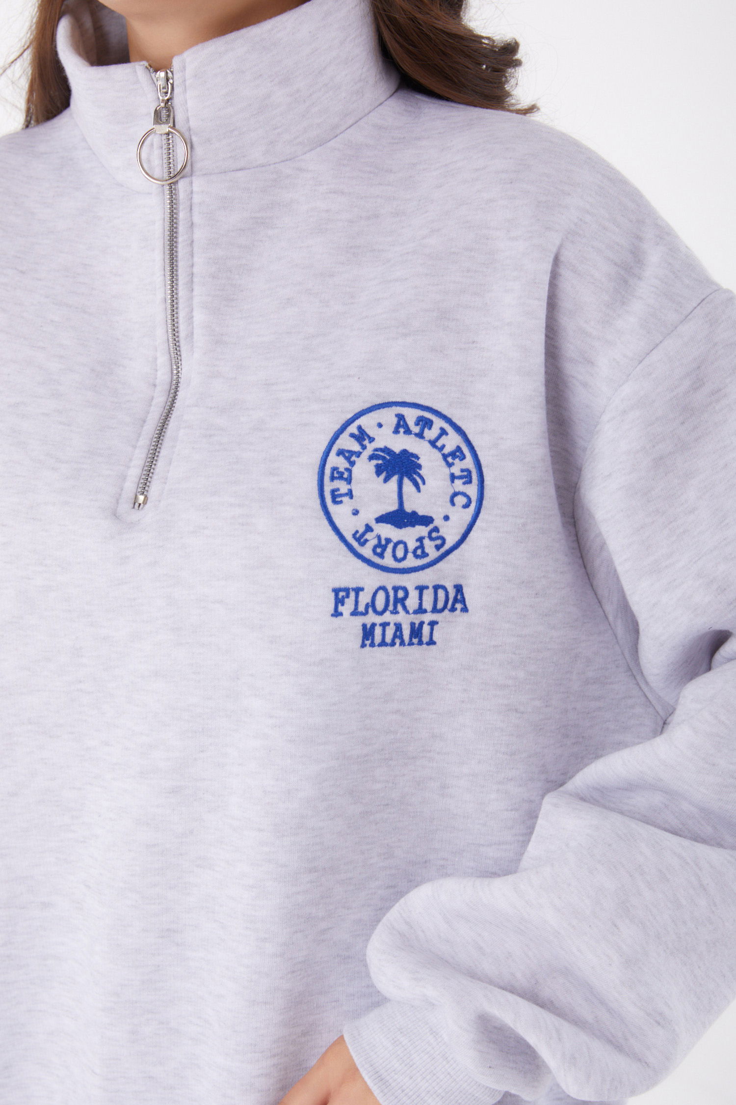 Düz Yarım Balıkçı Yaka Kadın Gri Nakışlı Sweatshirt - 26050 - 5