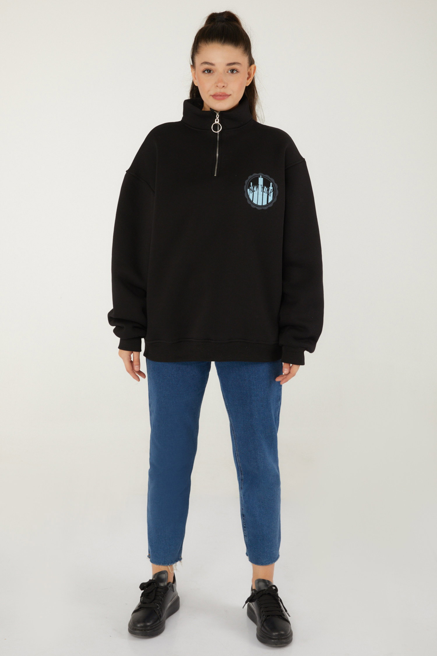 Düz Yarım Balıkçı Yaka Kadın Siyah Baskılı Sweatshirt - 26518 - 2