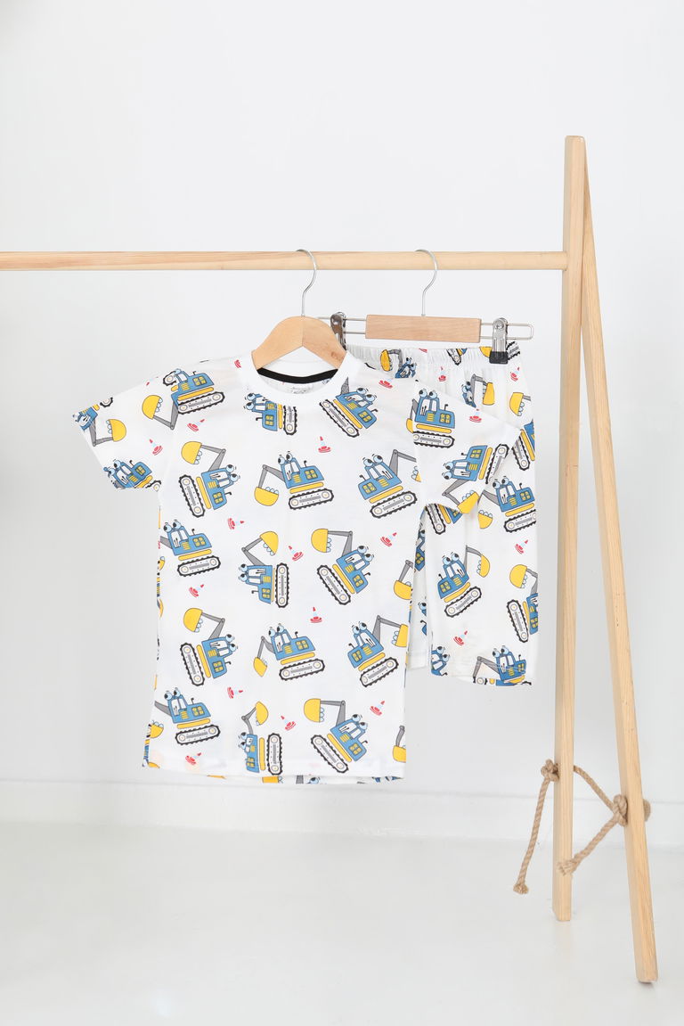 Erkek Çocuk Beyaz Desenli Şortlu Takım - 27165 - TOFİSA