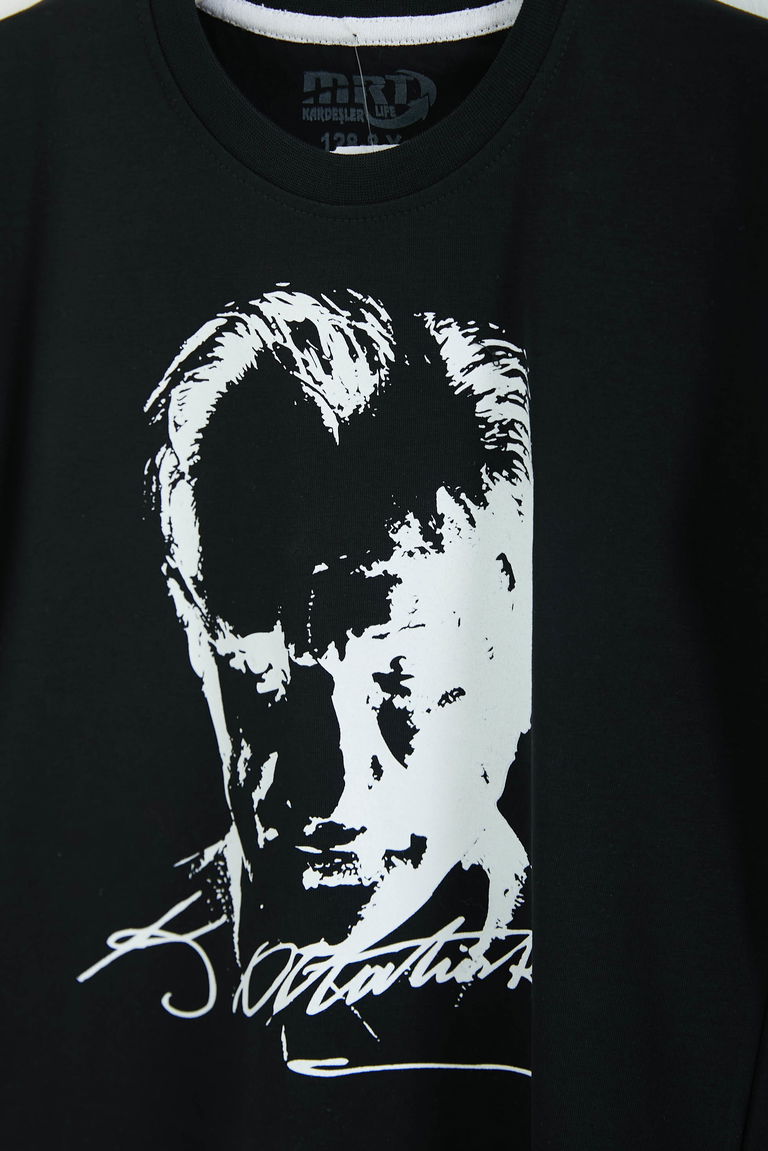 Erkek Çocuk Siyah Bisiklet Yaka Atatürk Baskılı Kısa Kollu Unisex T-Shirt - 26847 - TOFİSA