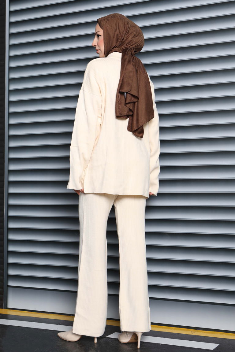 Fitilli Yanları Yırtmaçlı Triko Takım - 27923-KREM - TOFİSA