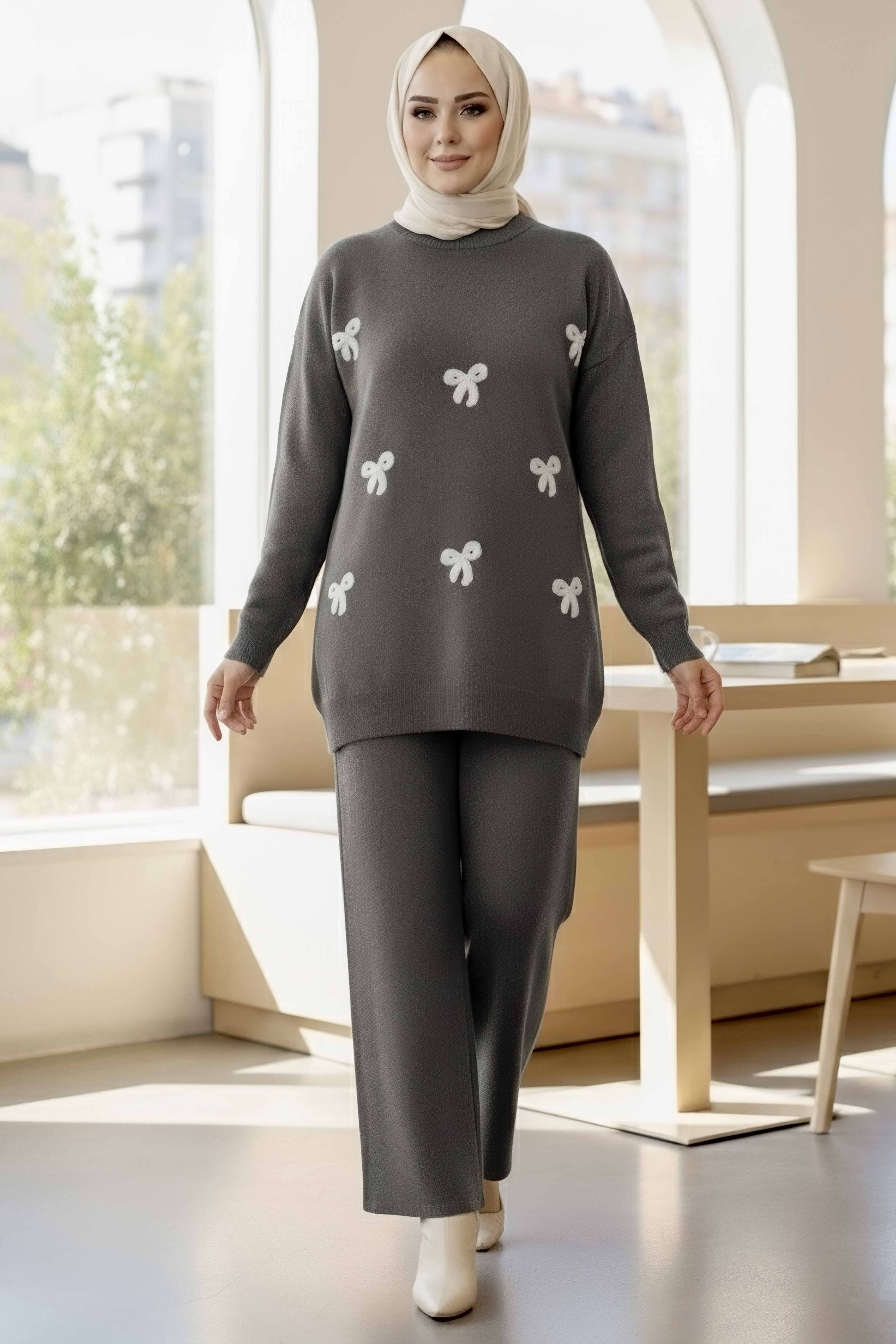 Fiyonklu Nakışlı İkili Triko Takım - 28032-ANTRASIT - 2