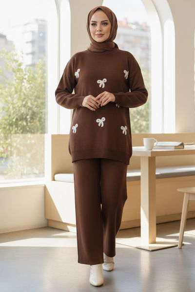 Fiyonklu Nakışlı İkili Triko Takım - 28032-KAHVE 