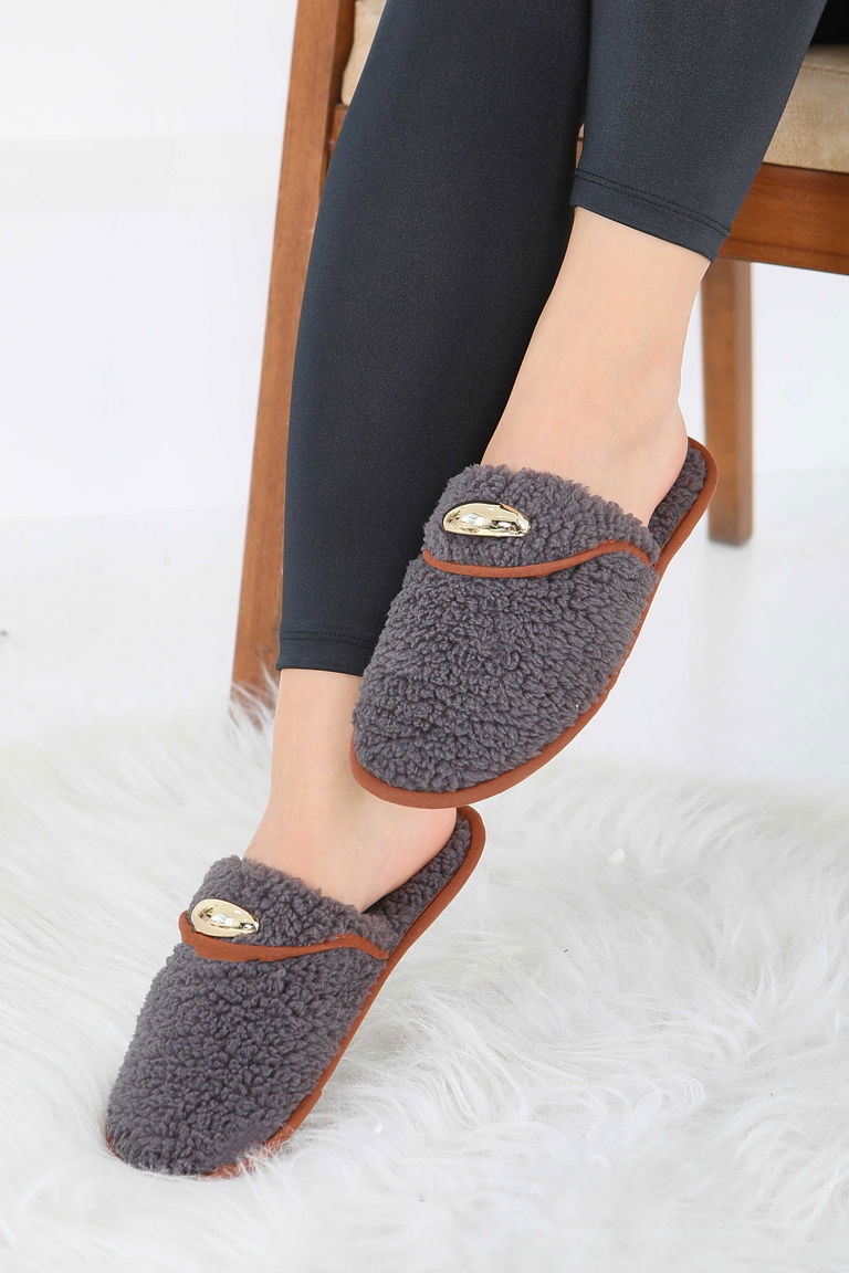 Kadın Antrasit Tokalı Peluş Ev Terliği - 27912-ANTRASIT - TOFİSA