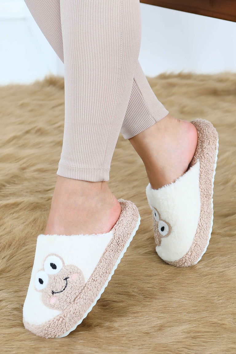 Kadın Bej Kurbağa İşlemeli Ev Terliği - 27779-BEJ - TOFİSA