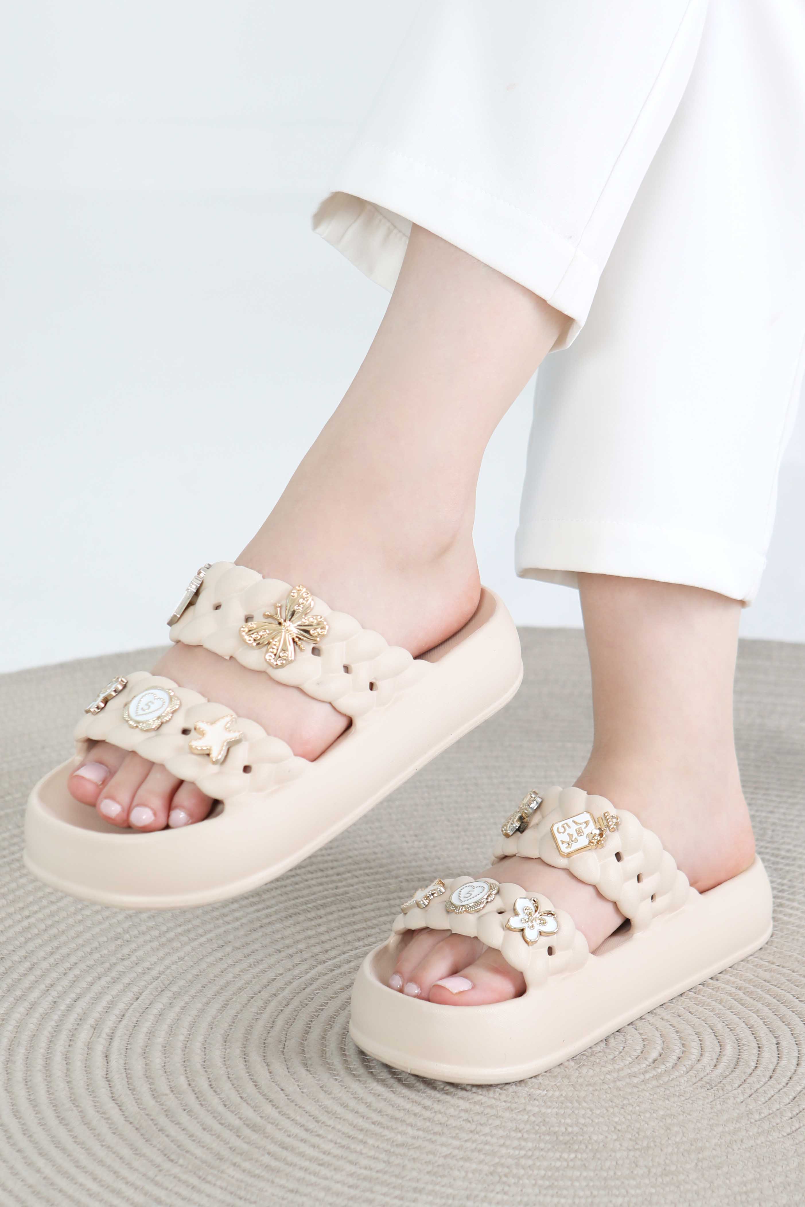 Kadın Bej Tokalı Terlik - 27417 - 1