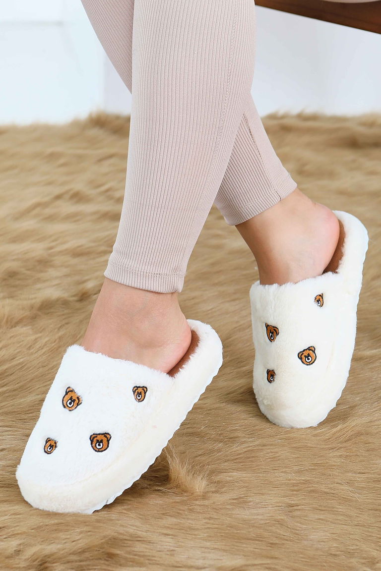 Kadın Beyaz Ayıcık Detaylı Peluş Ev Terliği - 27776-BEYAZ - TOFİSA