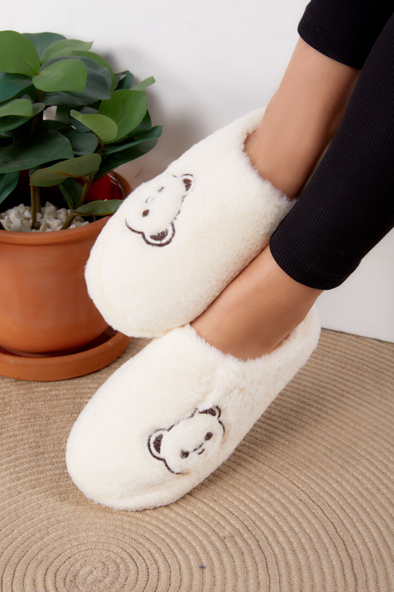 Kadın Beyaz Peluş Ayıcıklı Ev Terliği - 26296 - 1