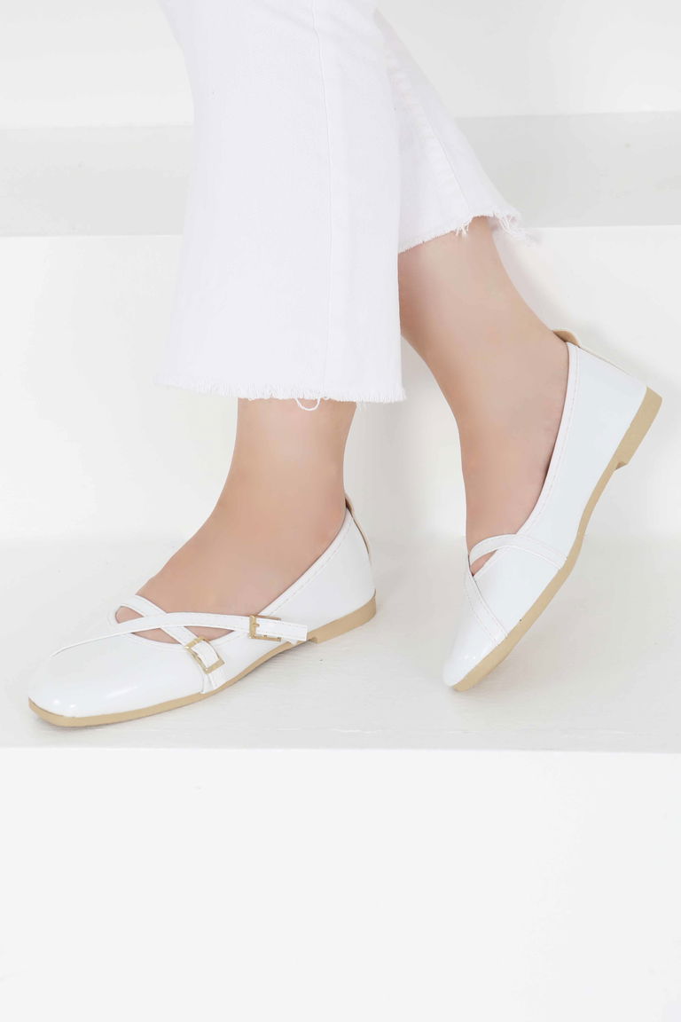 Kadın Beyaz Çapraz Rugan Babet - 27398 - TOFİSA