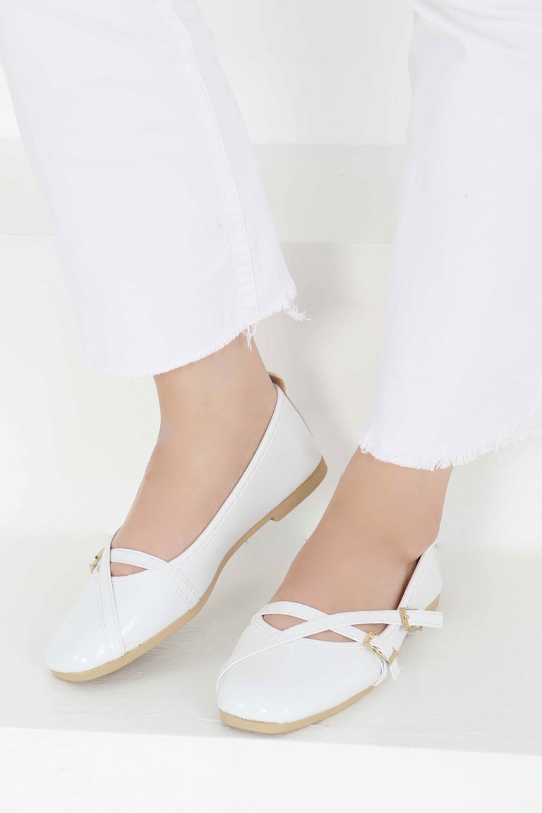 Kadın Beyaz Çapraz Rugan Babet - 27398 - TOFİSA