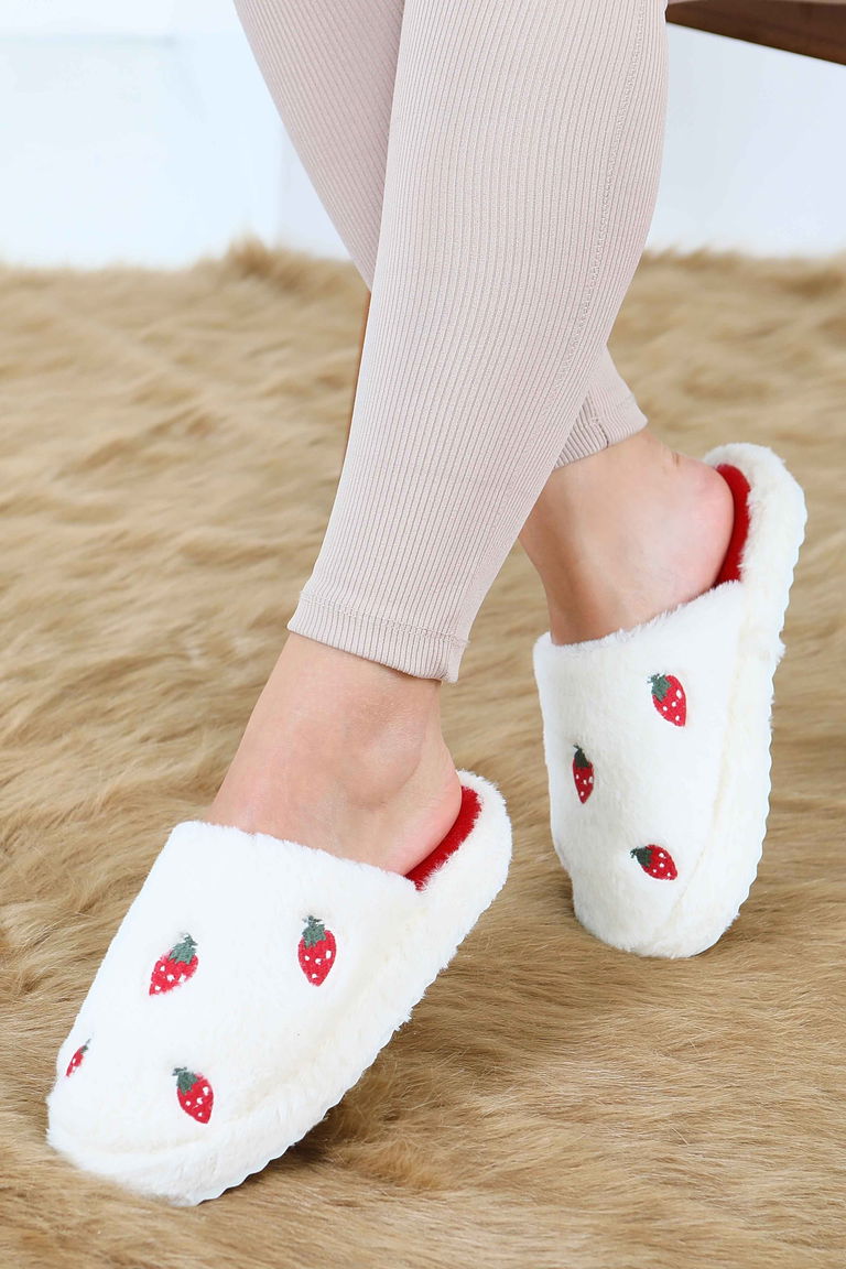 Kadın Beyaz Çilek Detaylı Peluş Ev Terliği - 27774-BEYAZ - TOFİSA