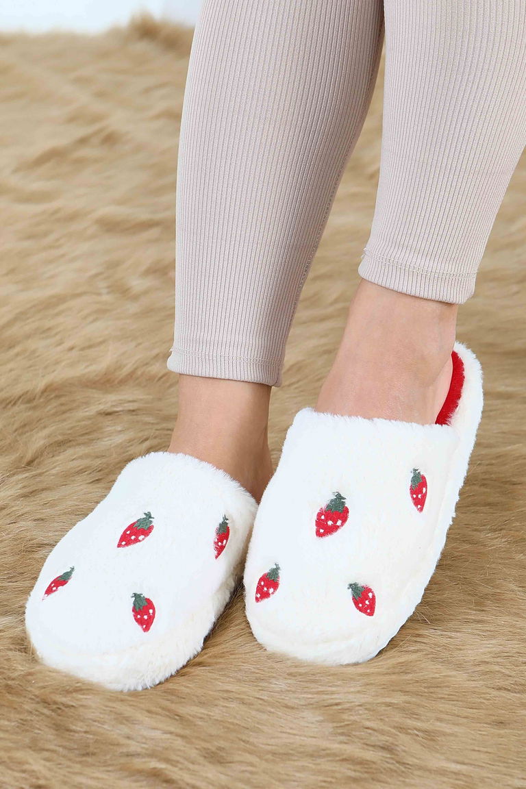 Kadın Beyaz Çilek Detaylı Peluş Ev Terliği - 27774-BEYAZ - TOFİSA