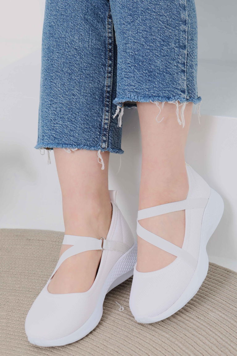 Kadın Beyaz Lastikli Ayakkabı - 27067 - TOFİSA