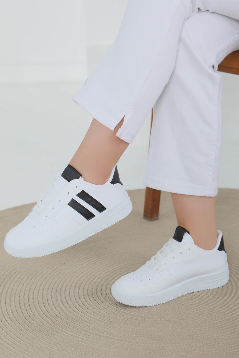 Kadın Beyaz Siyah AİR Spor Ayakkabı - 27474 - TOFİSA