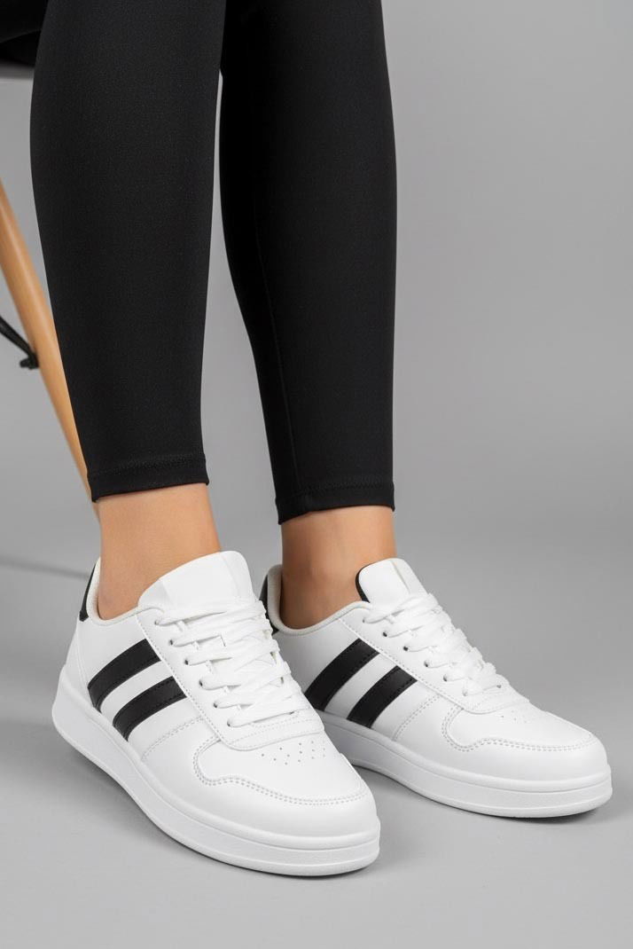 Kadın Beyaz Siyah Çizgili Suni Deri Spor Ayakkabı - 27888-BEYAZ-SIYAH - TOFİSA