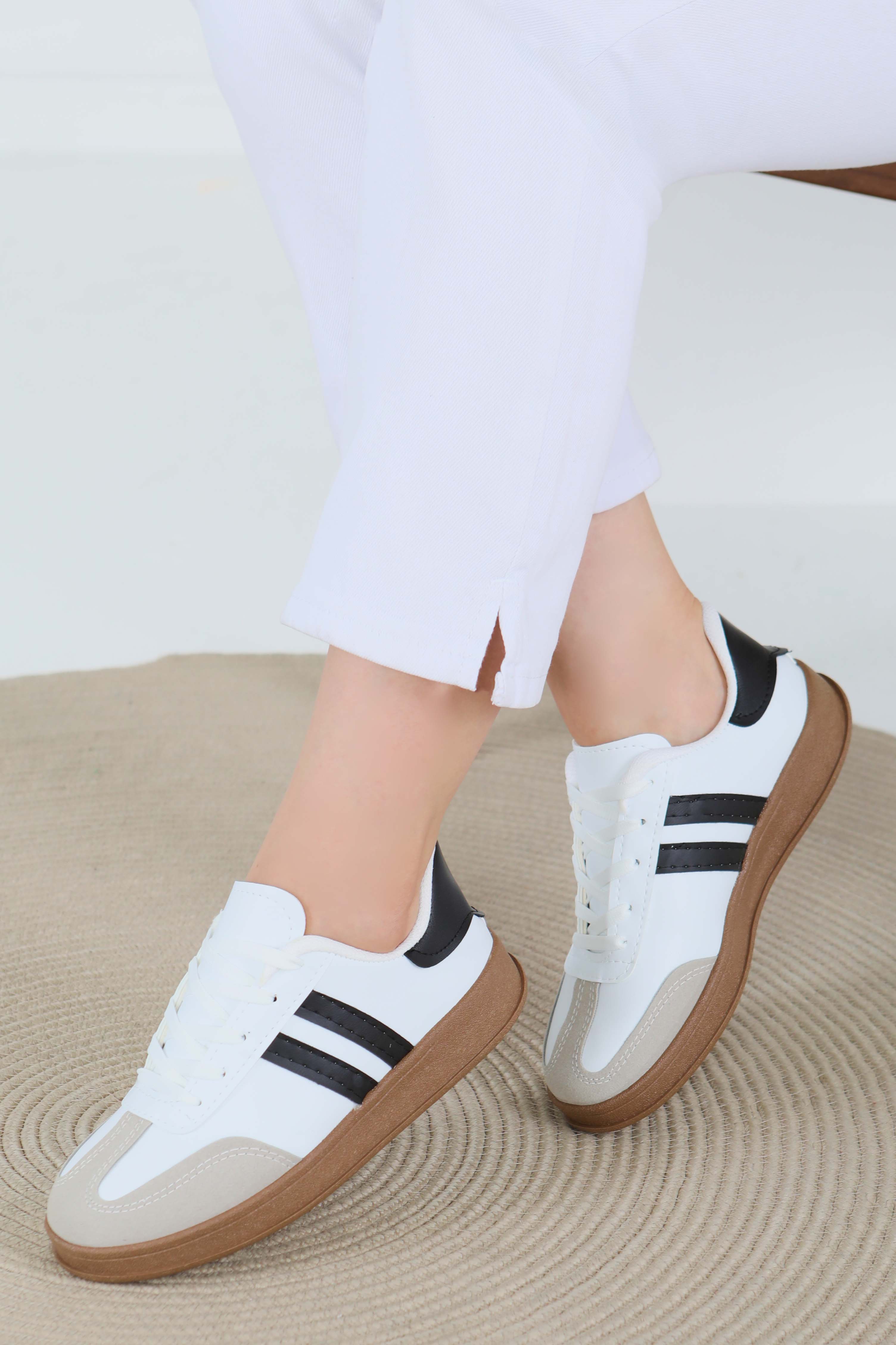 Kadın Beyaz Siyah Süet Detaylı Ayakkabı - 27480 - 1