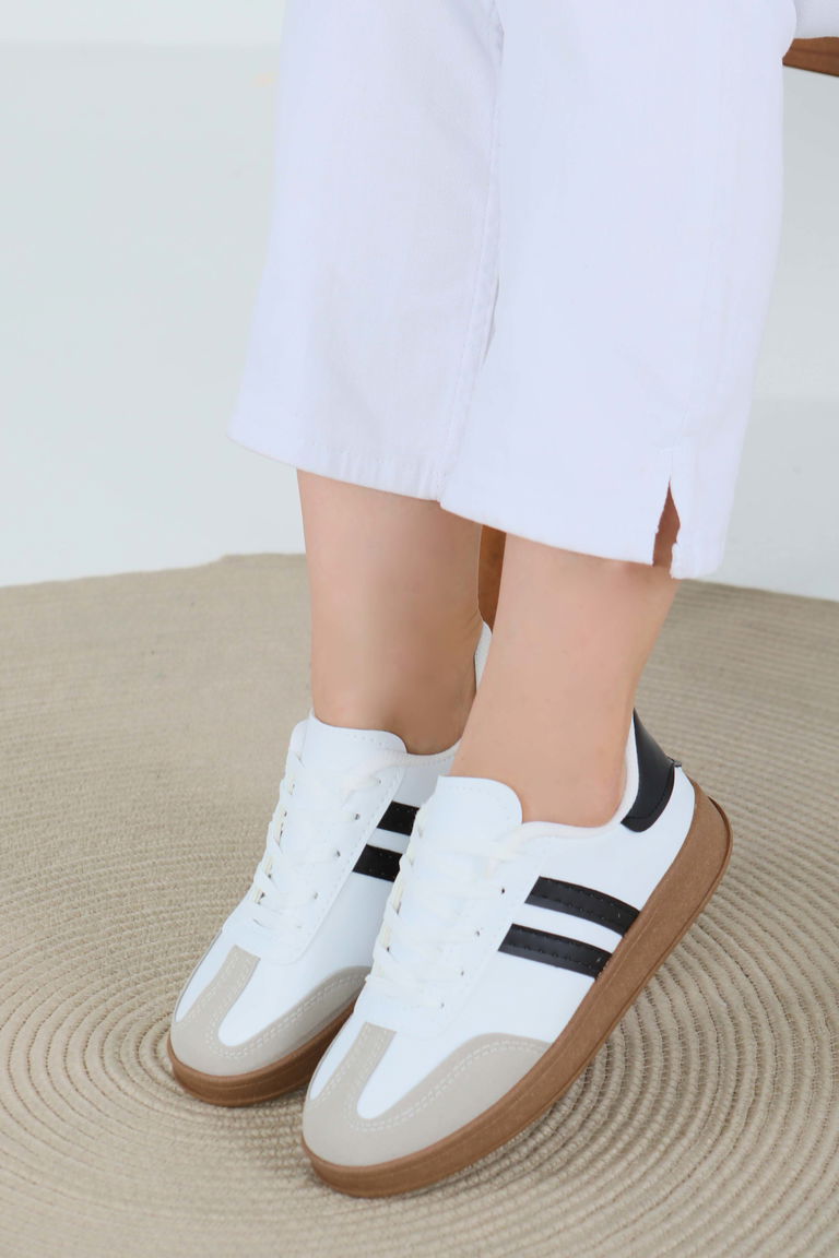 Kadın Beyaz Siyah Süet Detaylı Ayakkabı - 27480 - TOFİSA