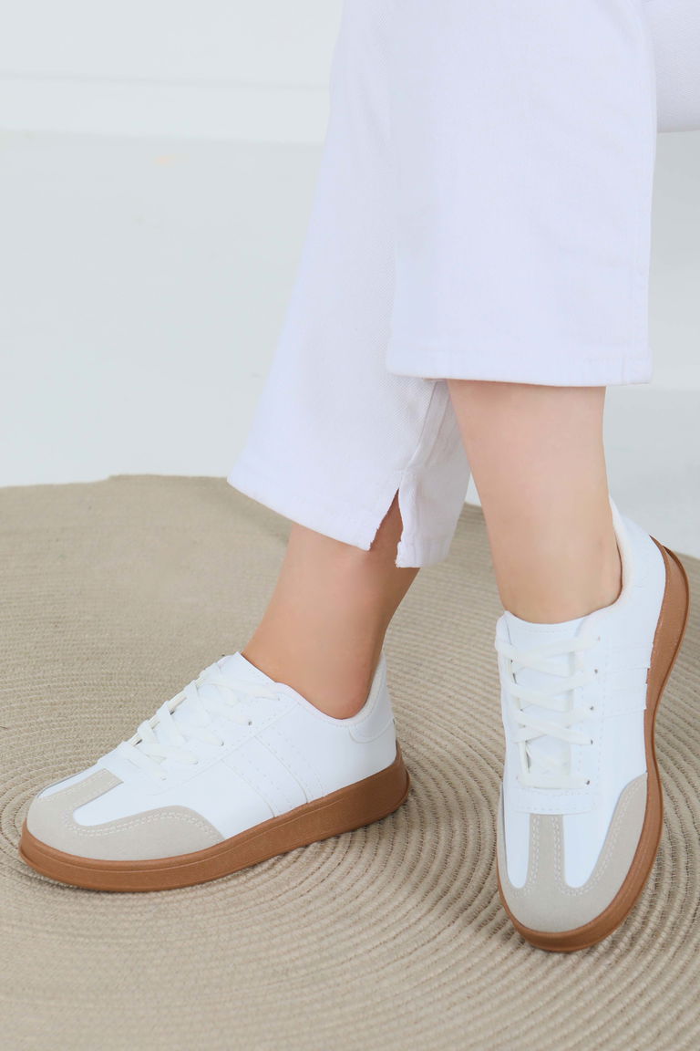 Kadın Beyaz Süet Detaylı Ayakkabı - 27480 - TOFİSA