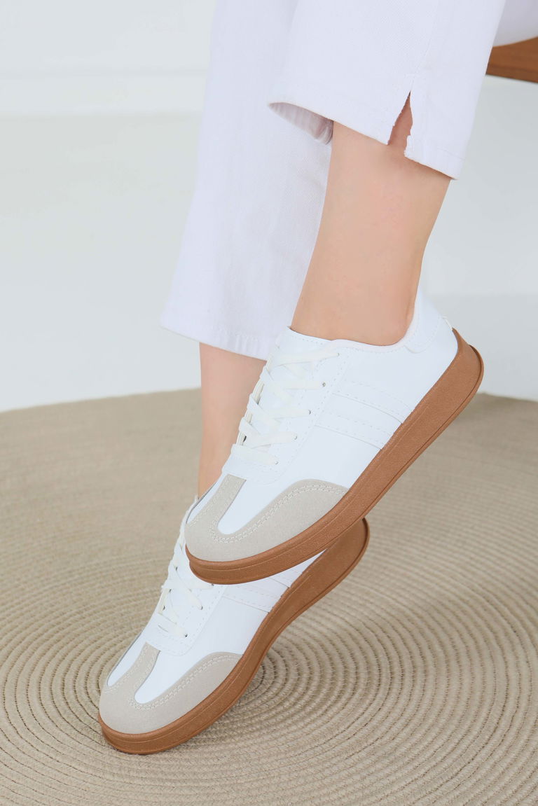 Kadın Beyaz Süet Detaylı Ayakkabı - 27480 - TOFİSA