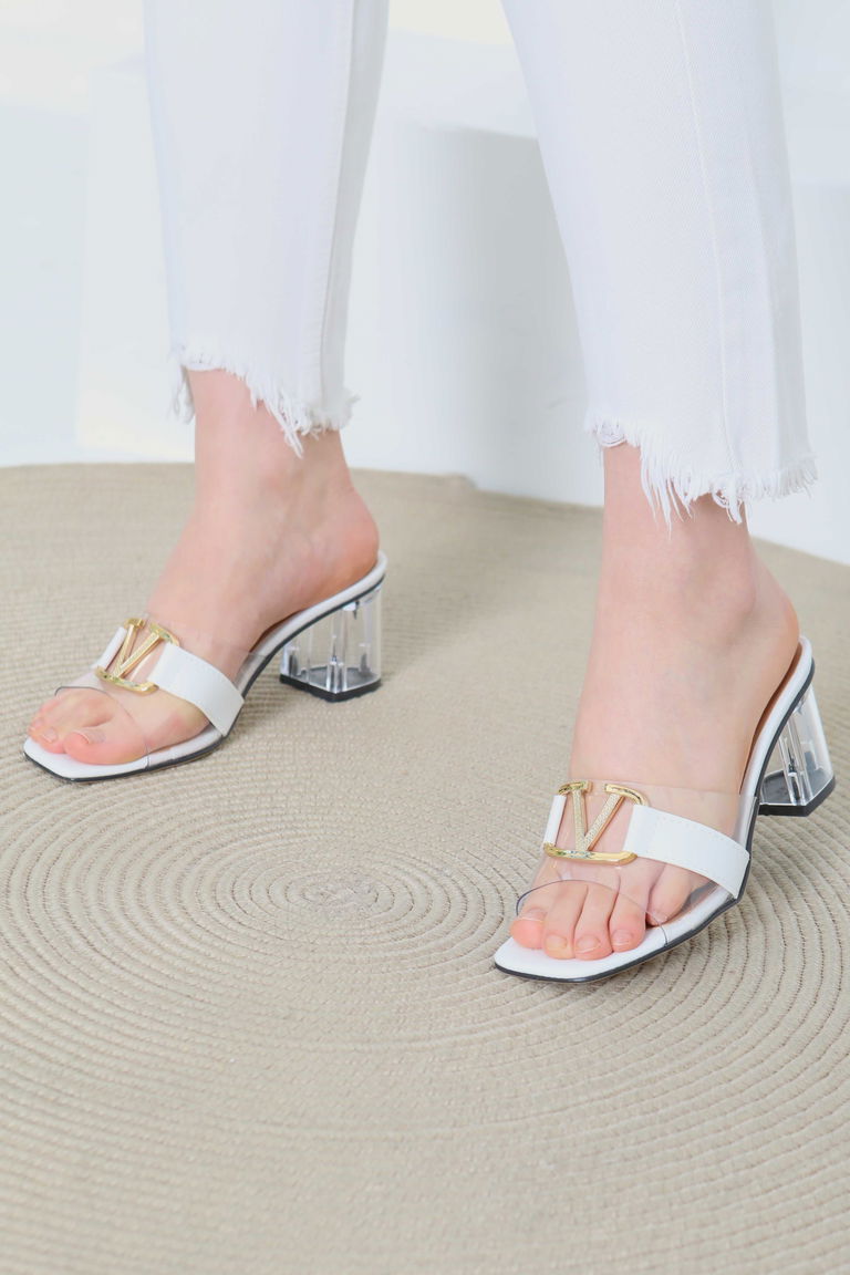 Kadın Beyaz Tokalı Şeffaf Topuklu Terlik - 27113 - TOFİSA