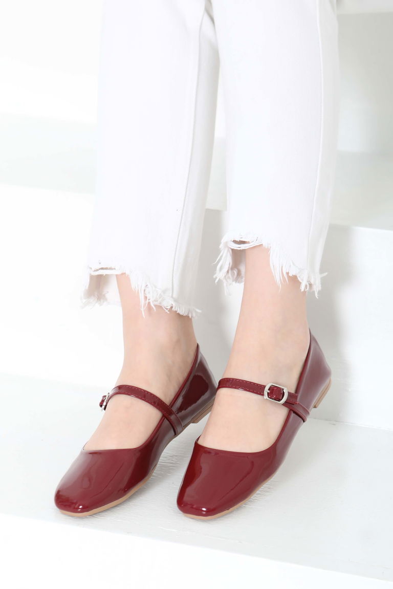 Kadın Bordo Kemerli Rugan Ayakkabı - 27155 - TOFİSA